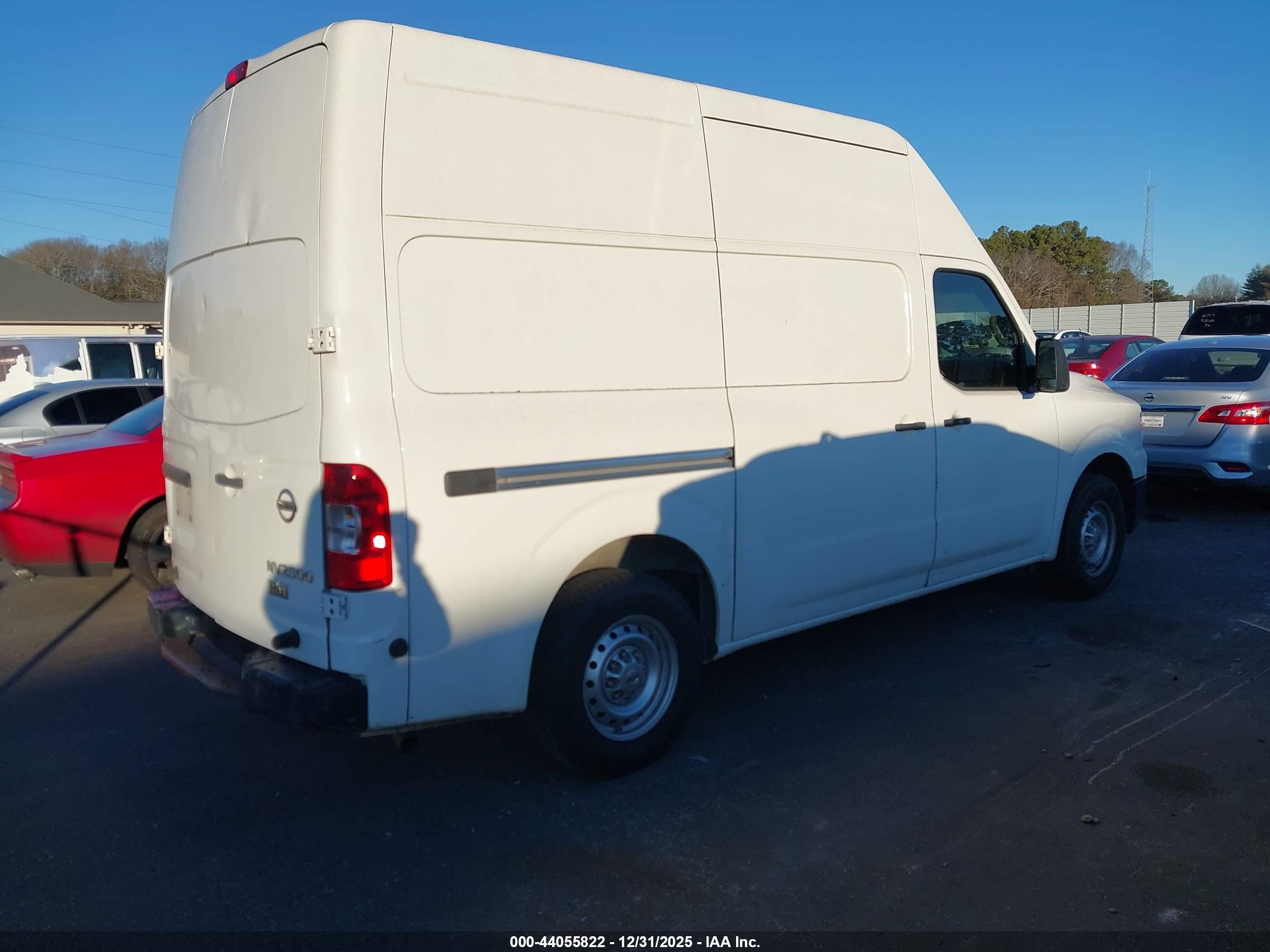 NISSAN NV image 4