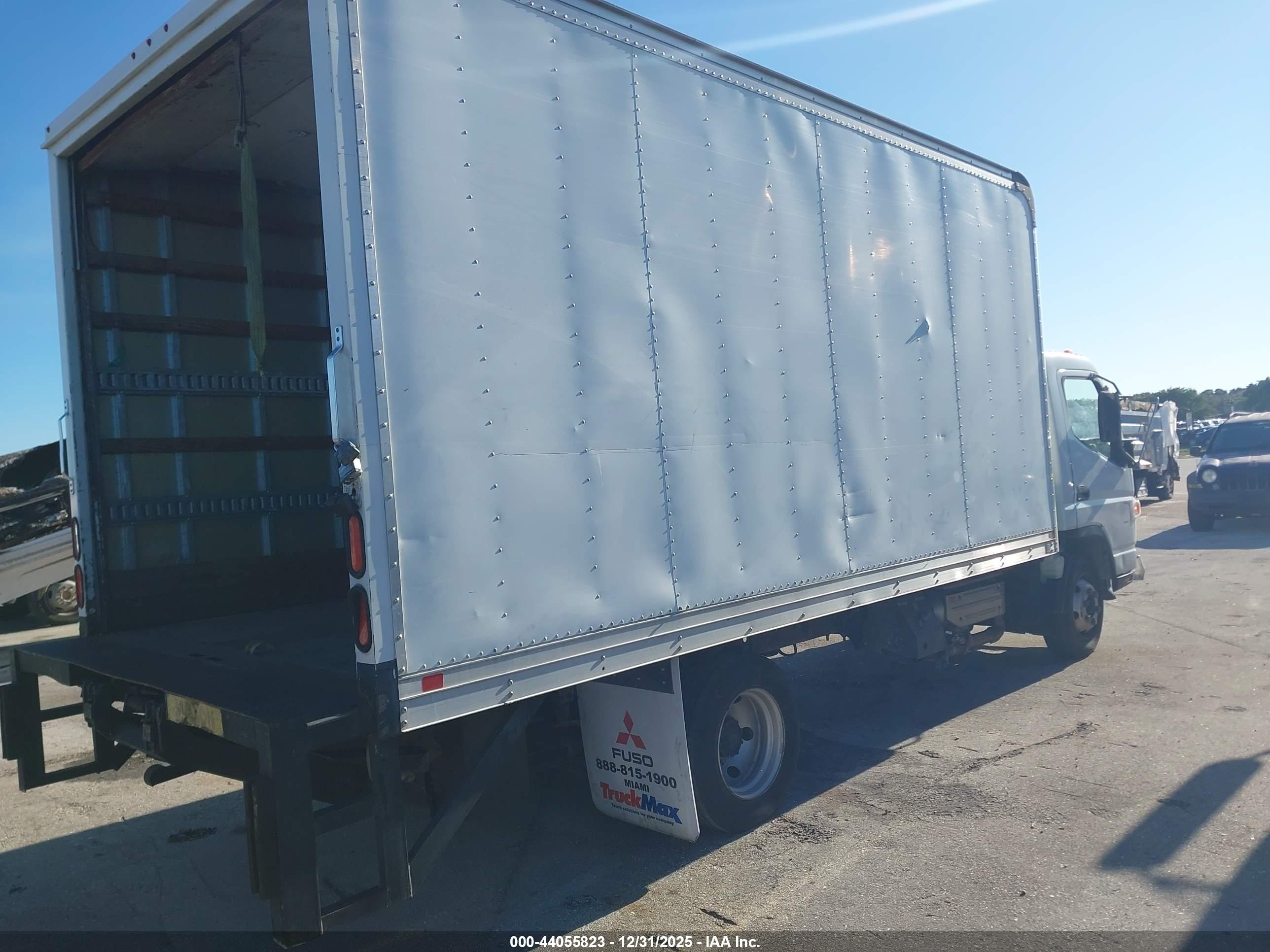 MITSUBISHI FUSO image 4