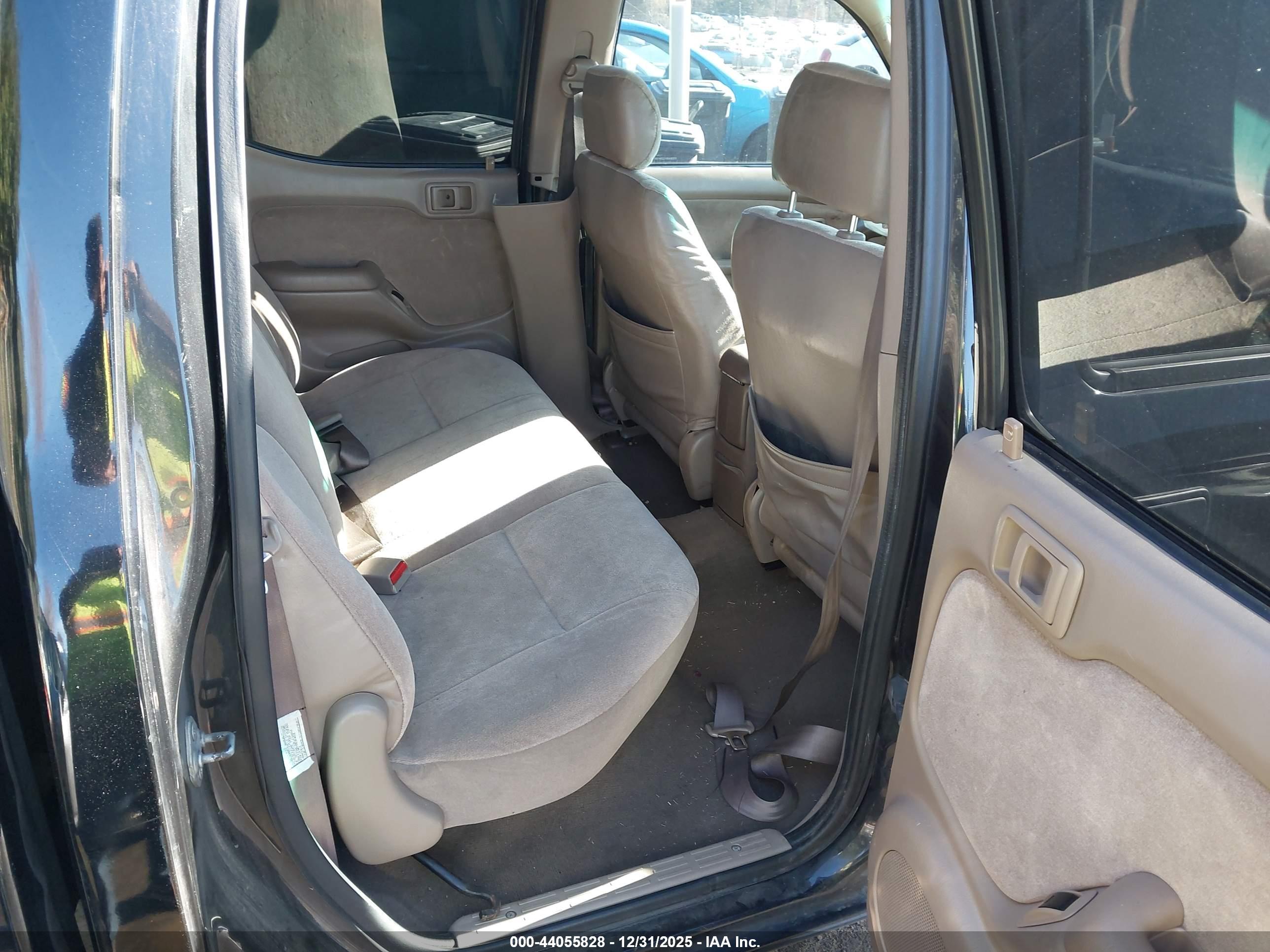 TOYOTA TACOMA image 8