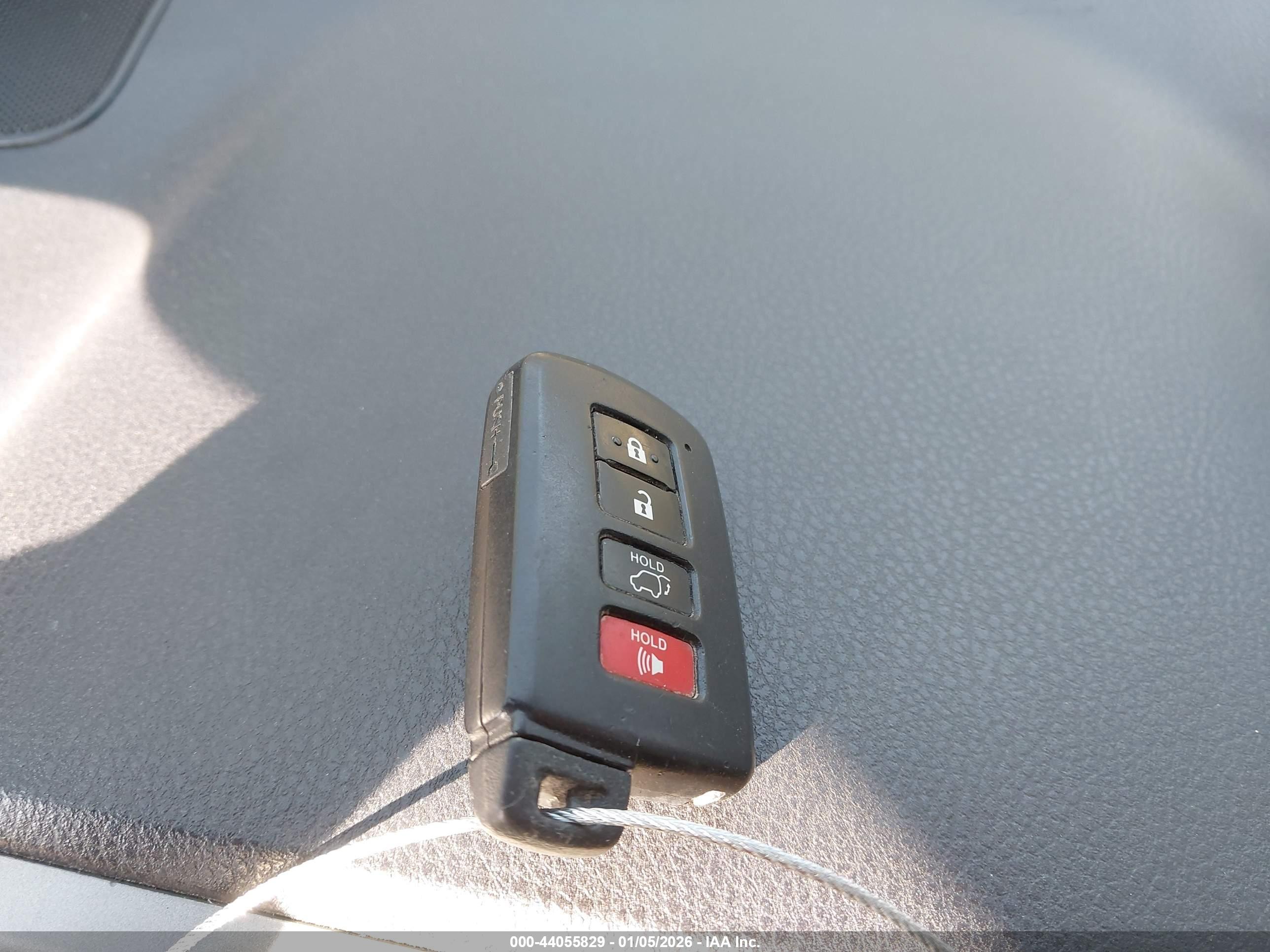 TOYOTA RAV4 image 11