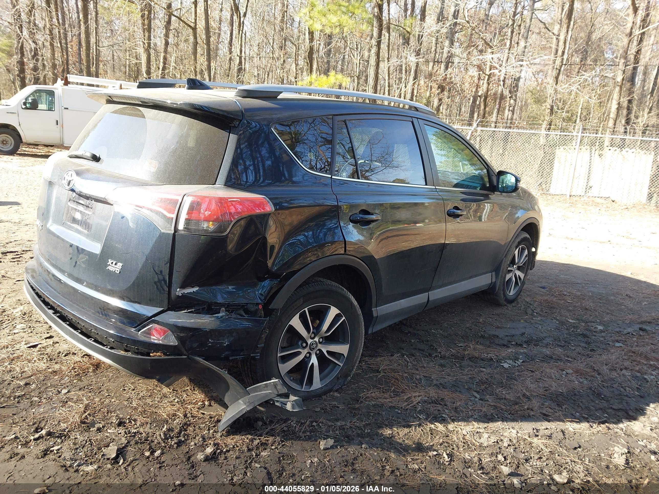 TOYOTA RAV4 image 4