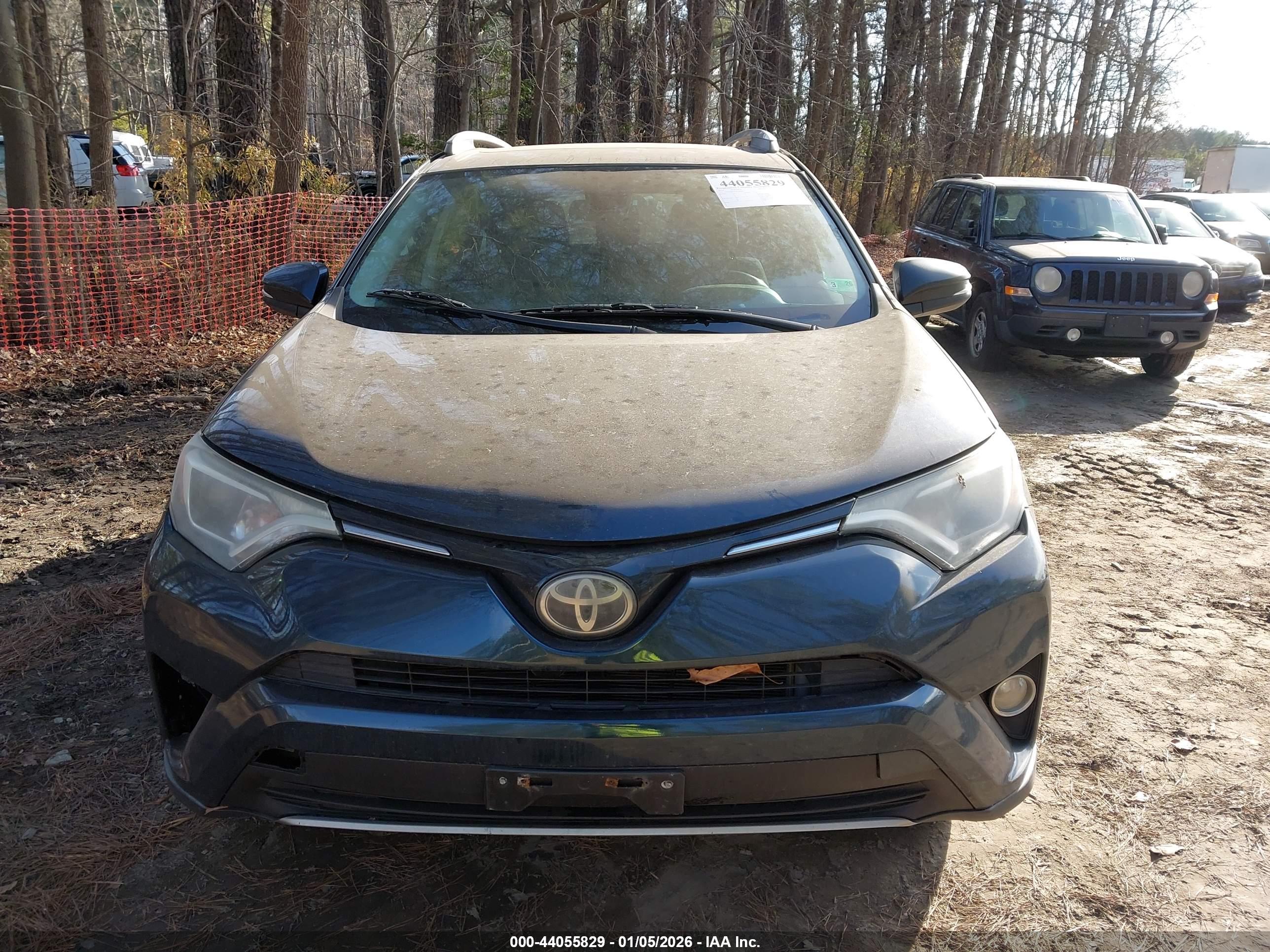 TOYOTA RAV4 image 6