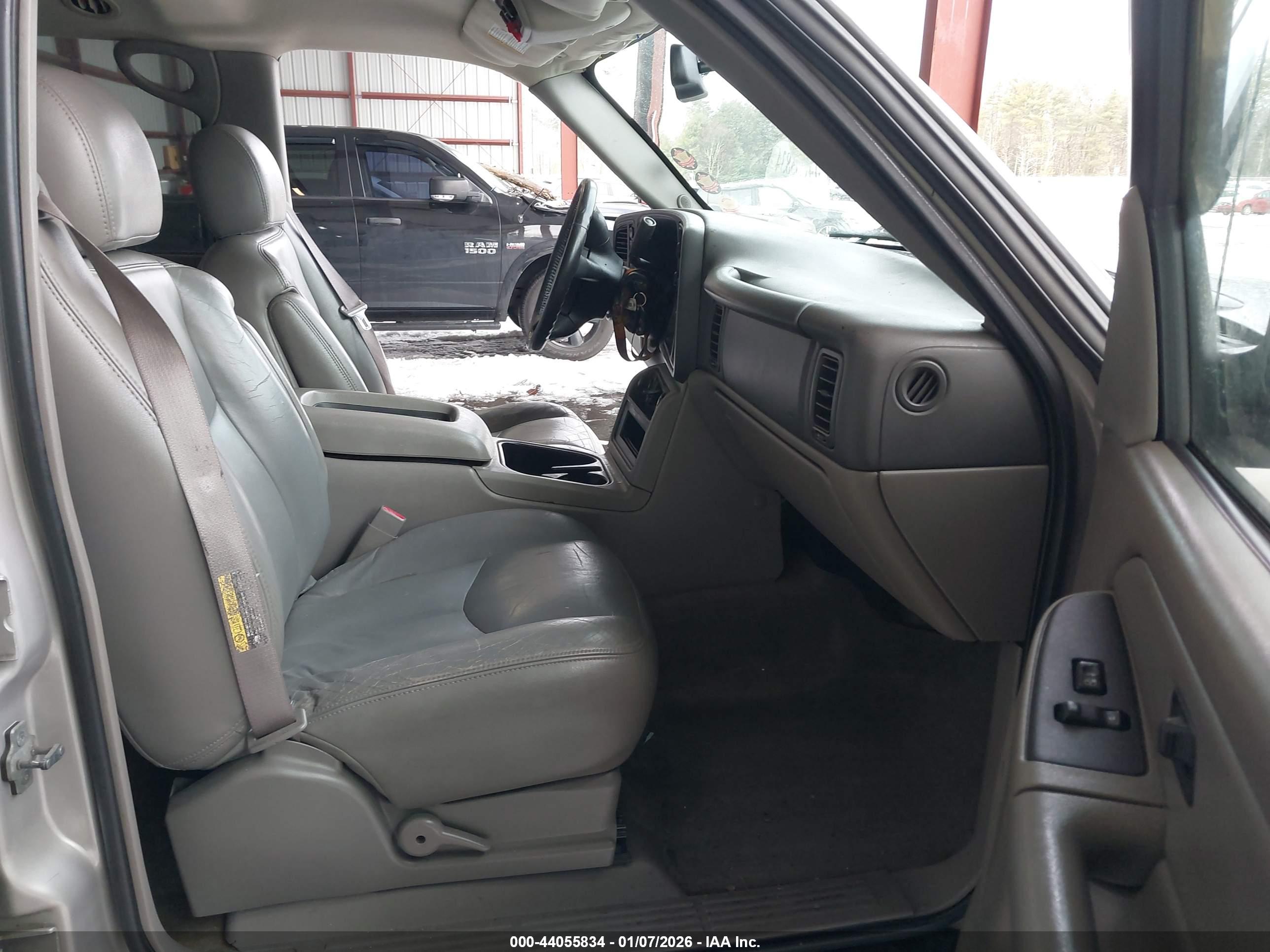 CHEVROLET TAHOE image 5