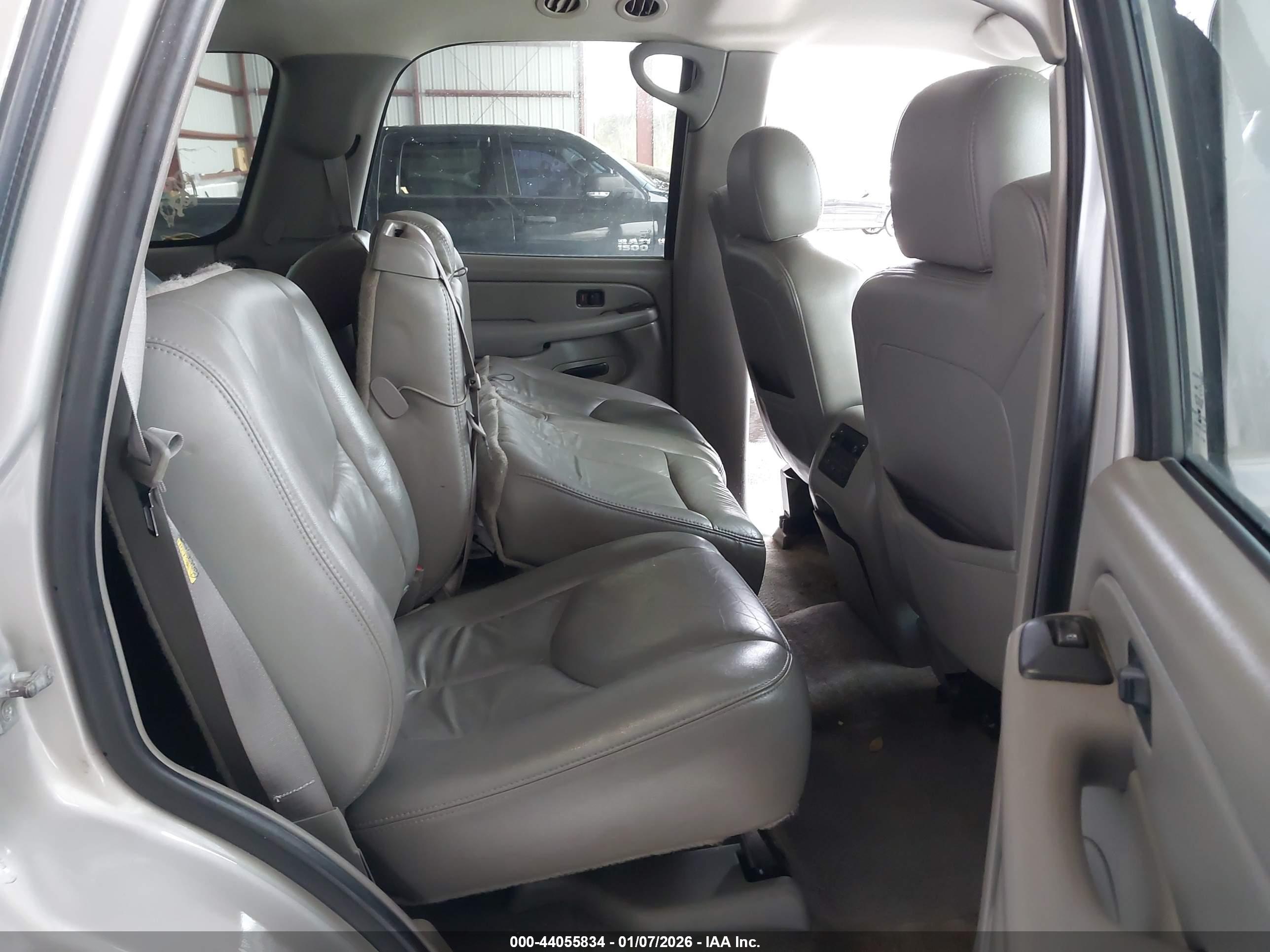 CHEVROLET TAHOE image 8