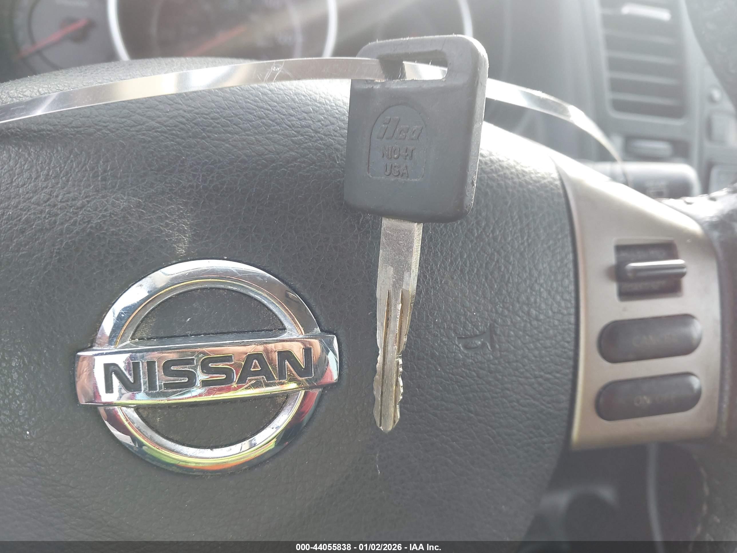 NISSAN VERSA image 11