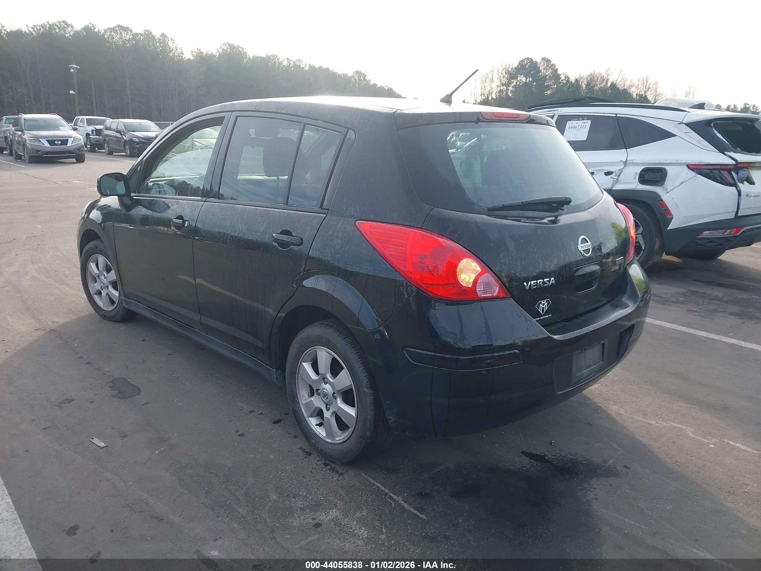 NISSAN VERSA image 3