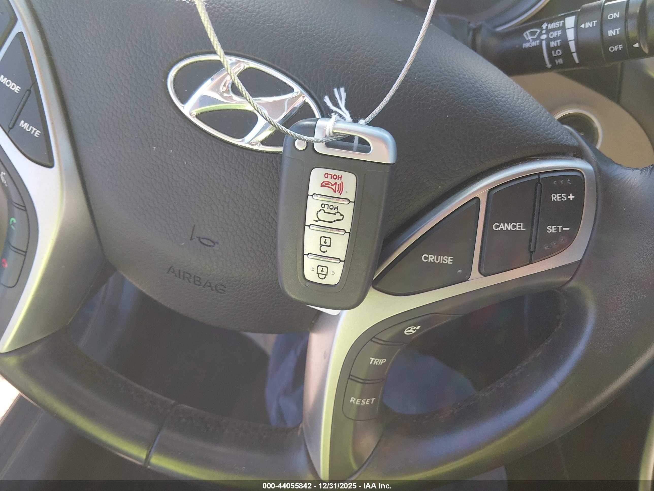 HYUNDAI ELANTRA image 11