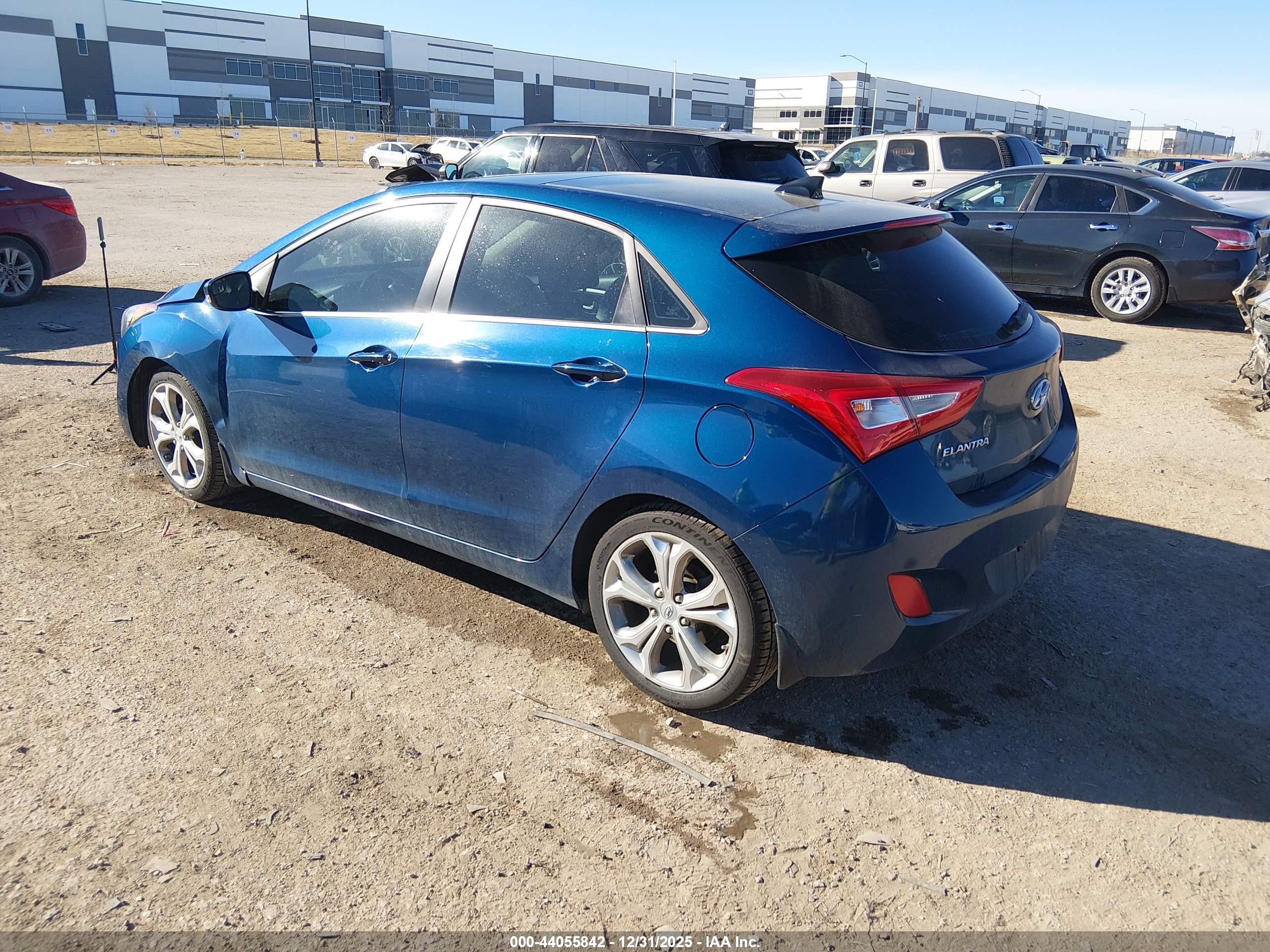 HYUNDAI ELANTRA image 3