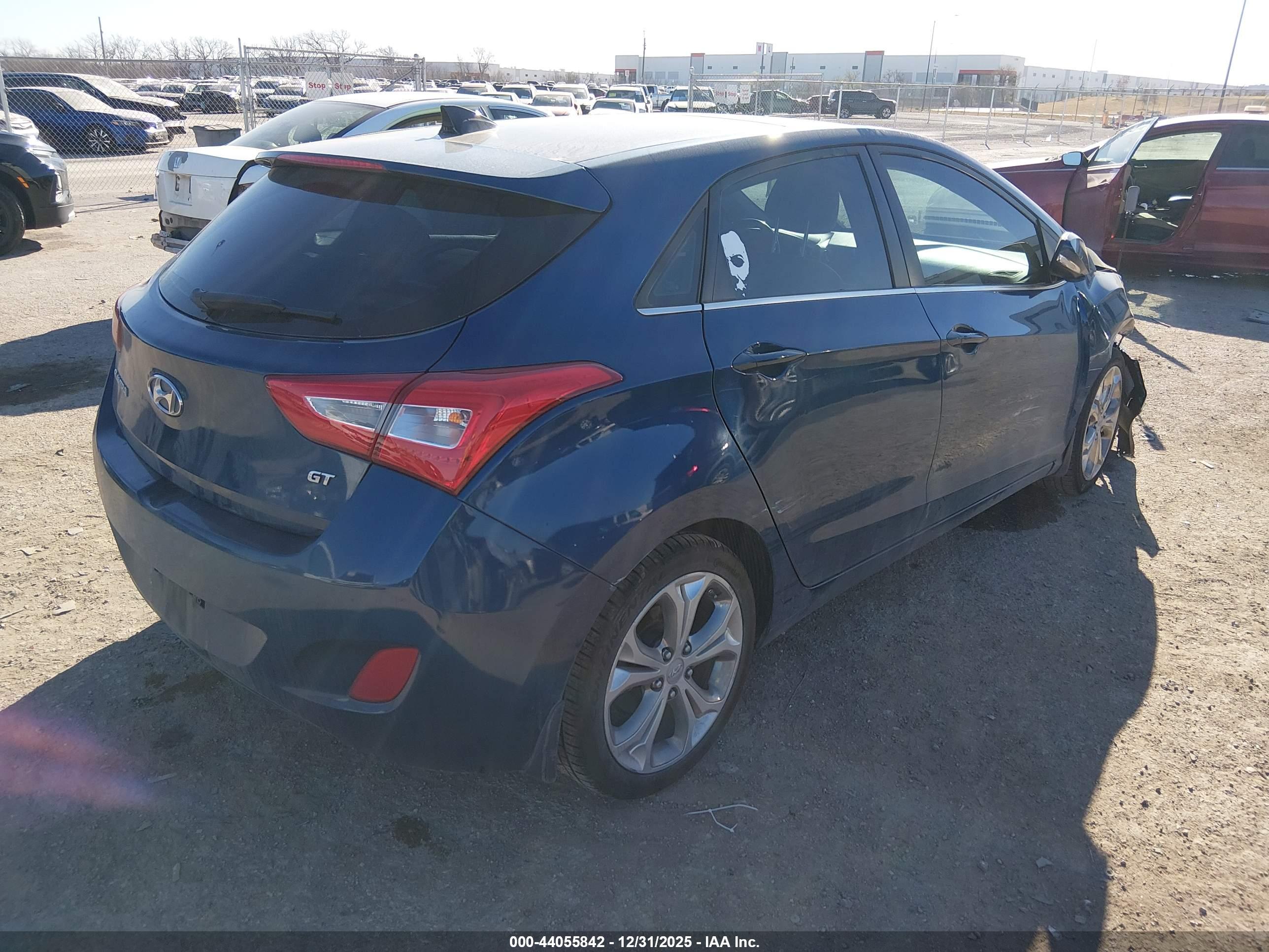 HYUNDAI ELANTRA image 4