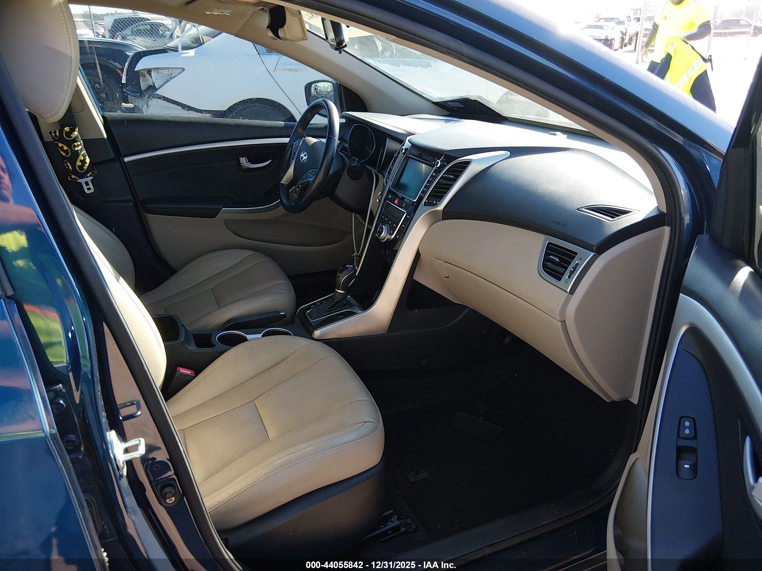 HYUNDAI ELANTRA image 5