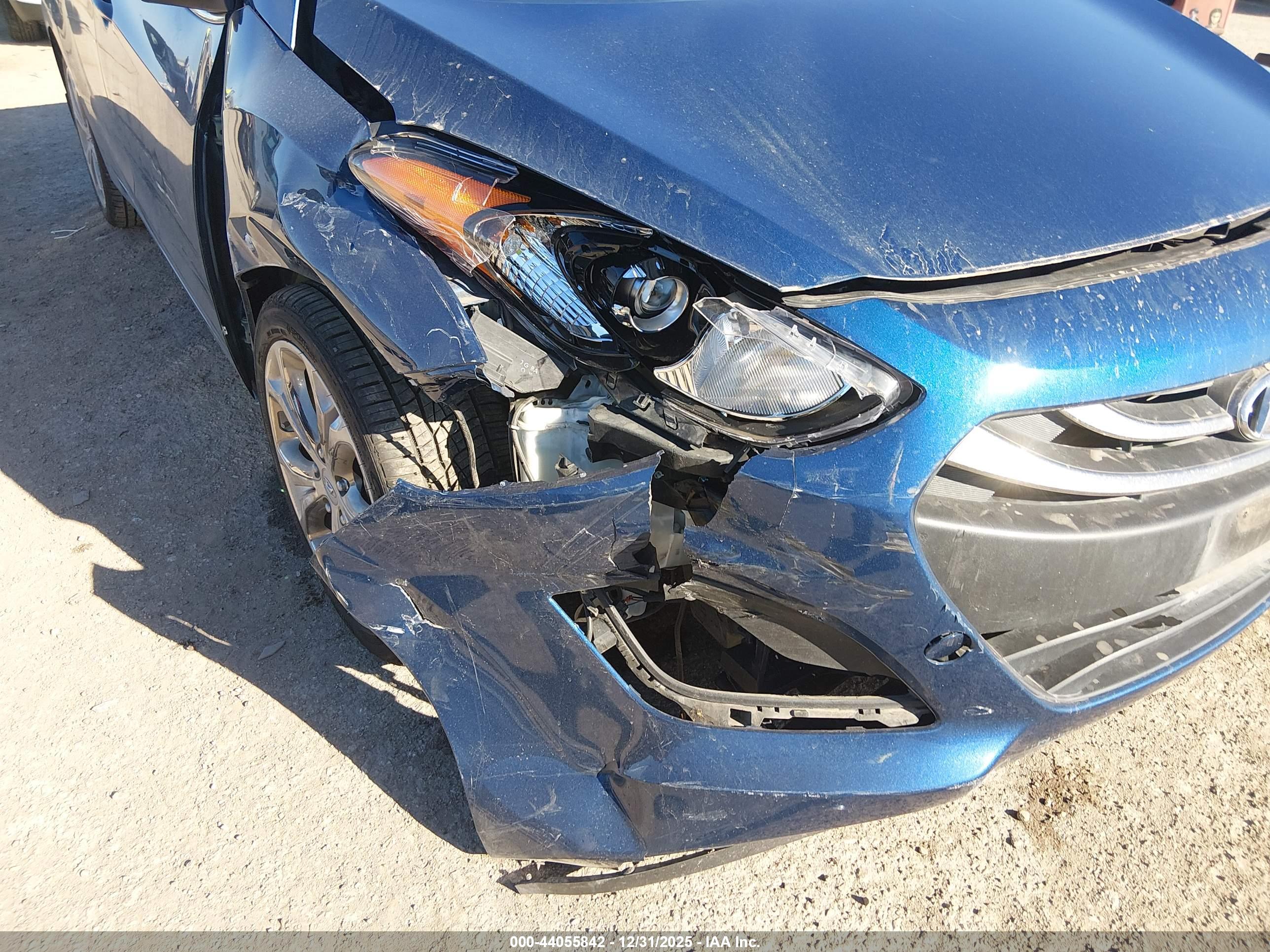 HYUNDAI ELANTRA image 6