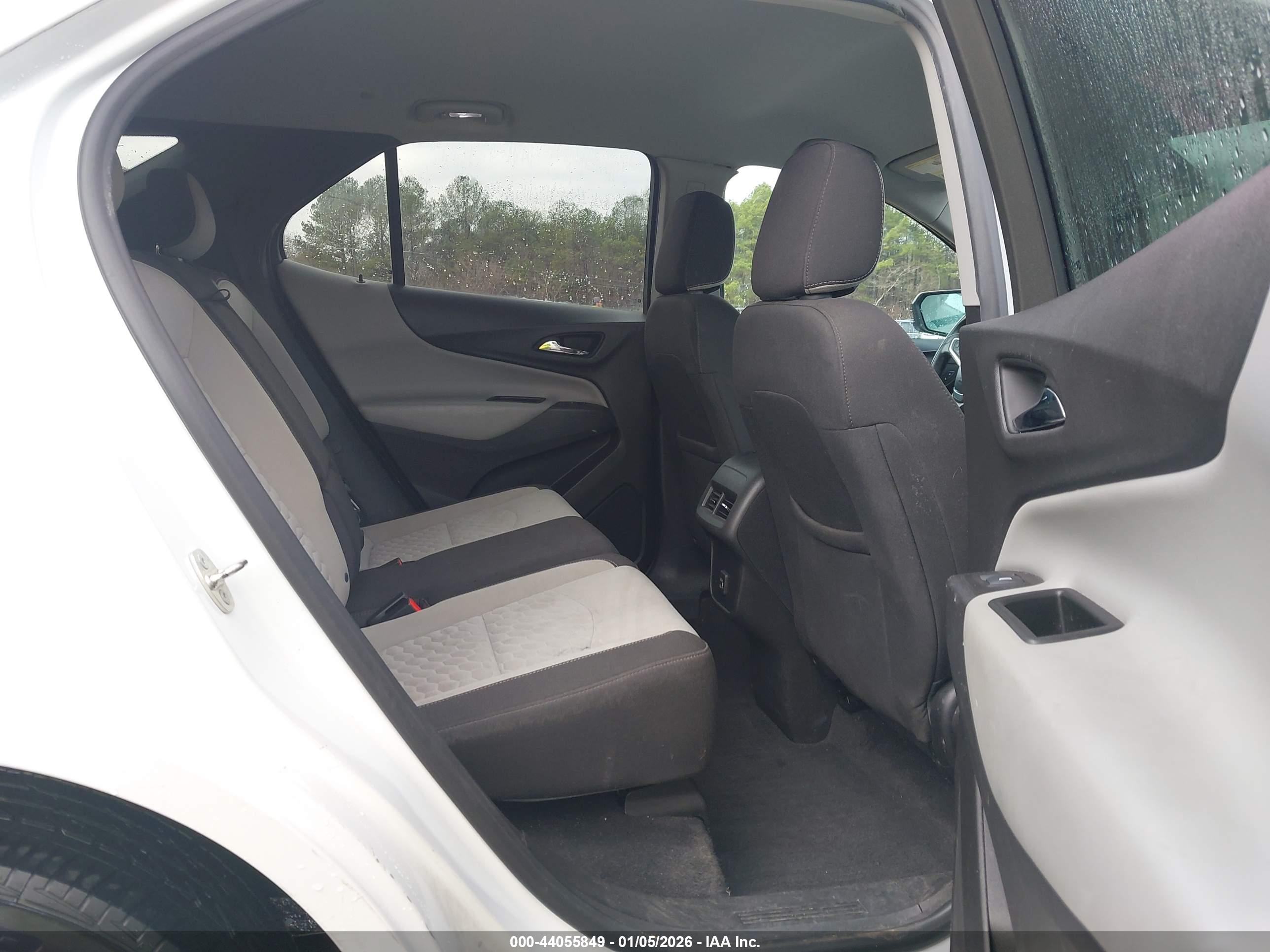 CHEVROLET EQUINOX image 8