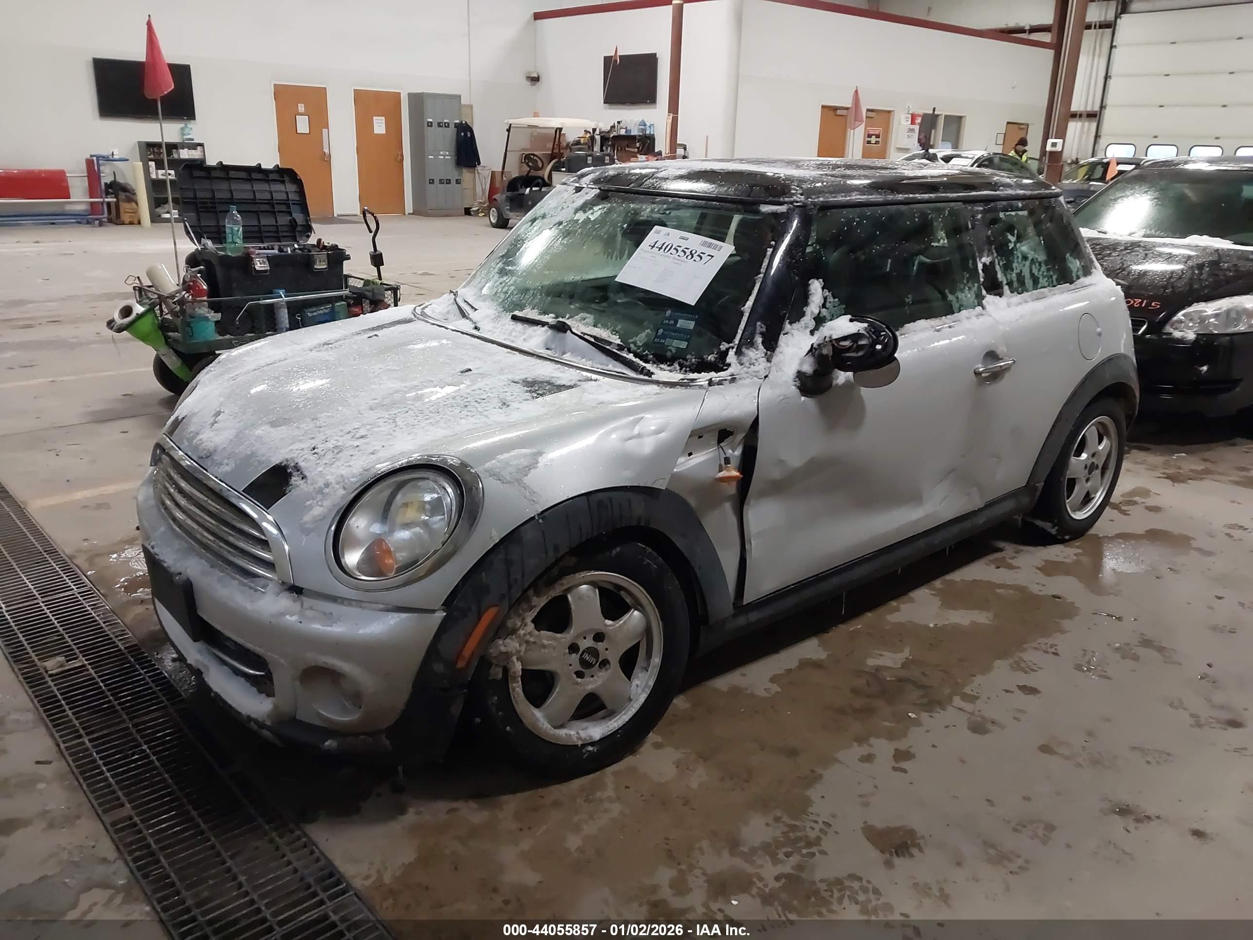 MINI COOPER image 2