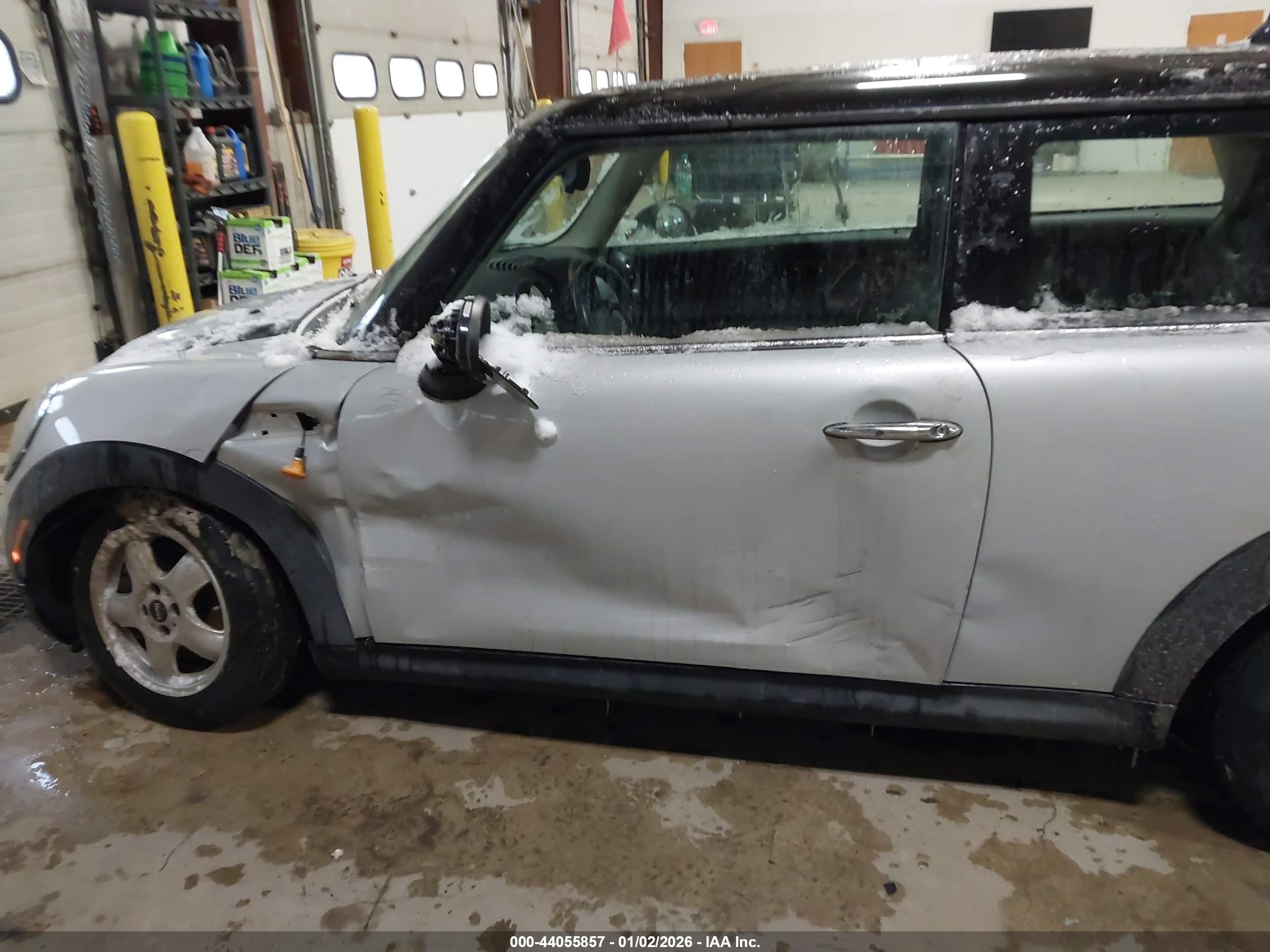 MINI COOPER image 6
