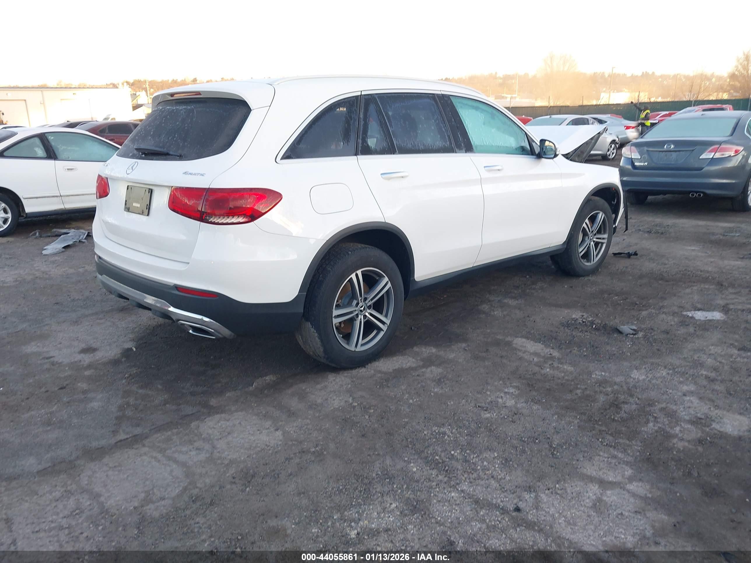 MERCEDES-BENZ GLC image 4