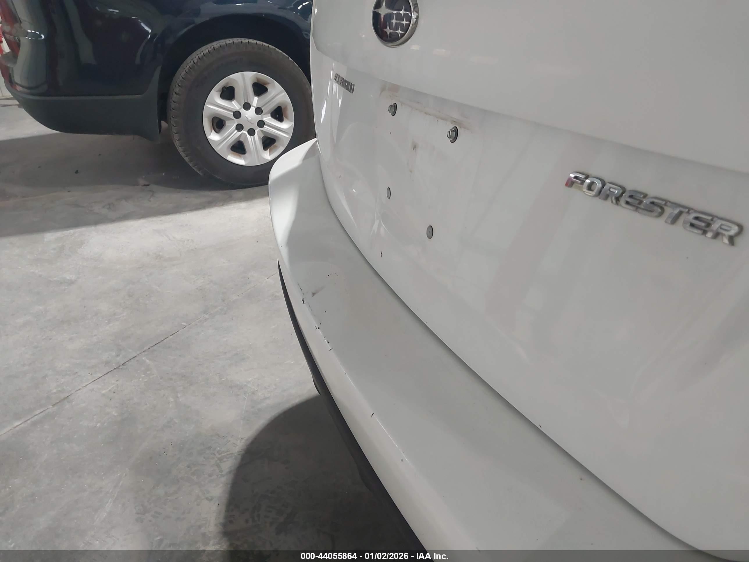 SUBARU FORESTER image 6