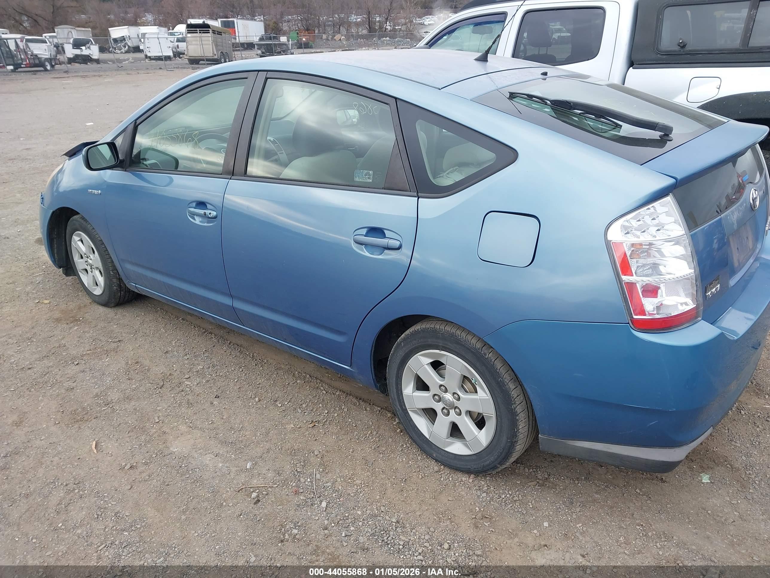 TOYOTA PRIUS image 3
