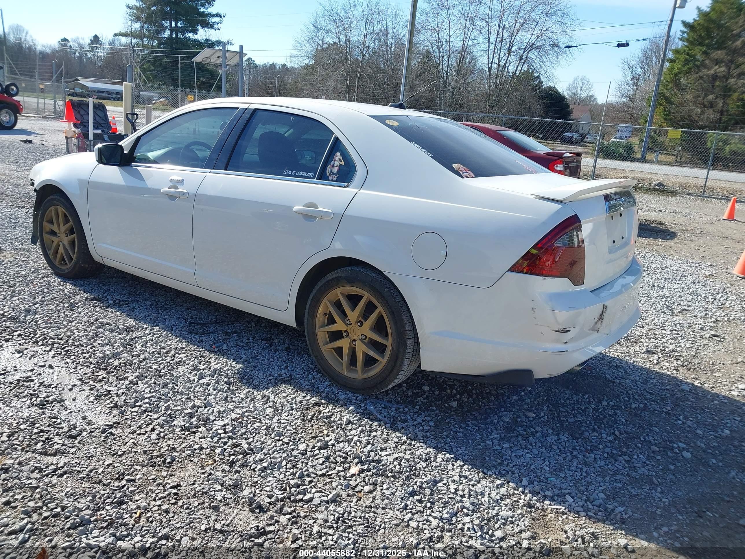 FORD FUSION image 3