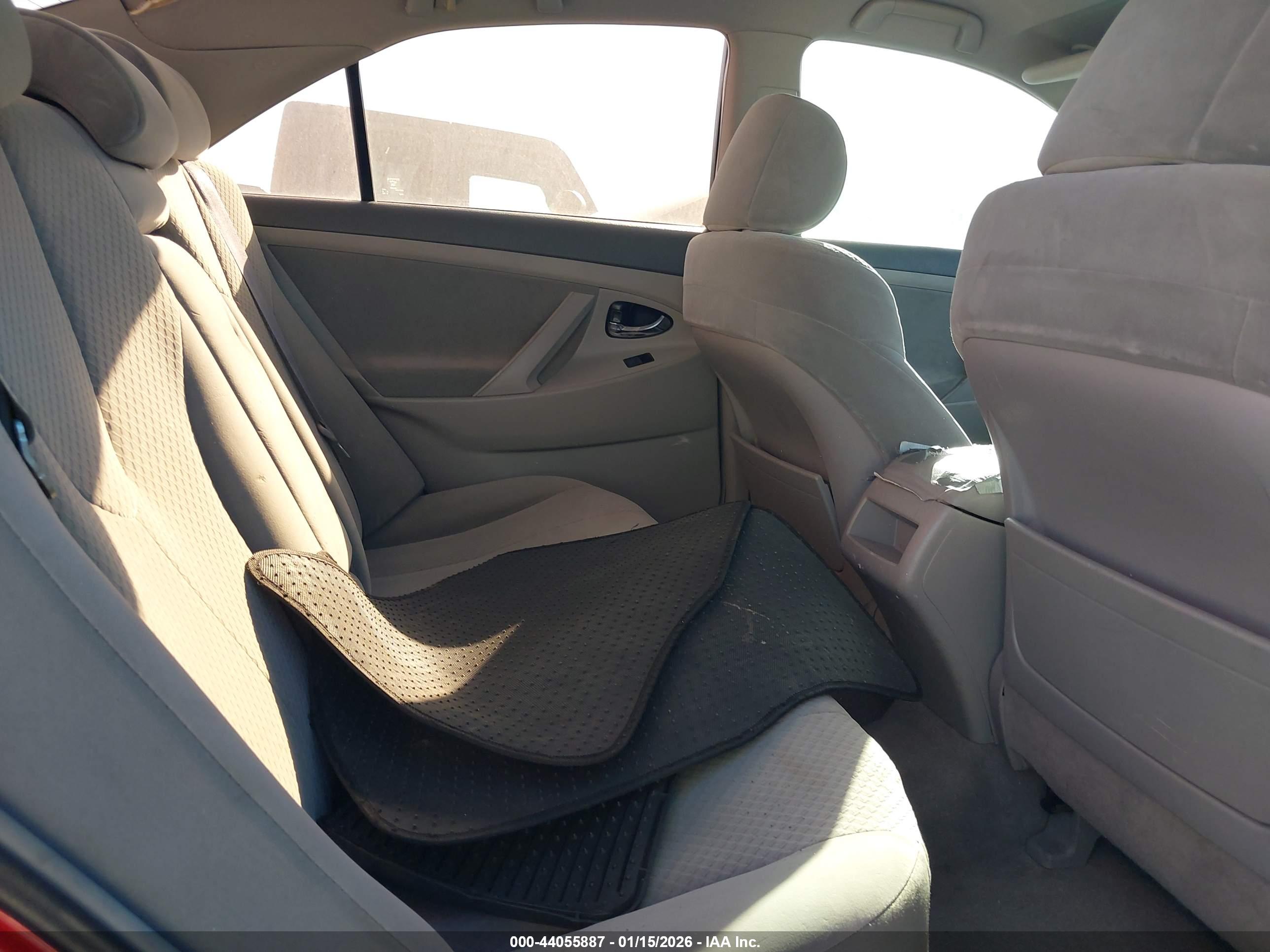 TOYOTA CAMRY image 8
