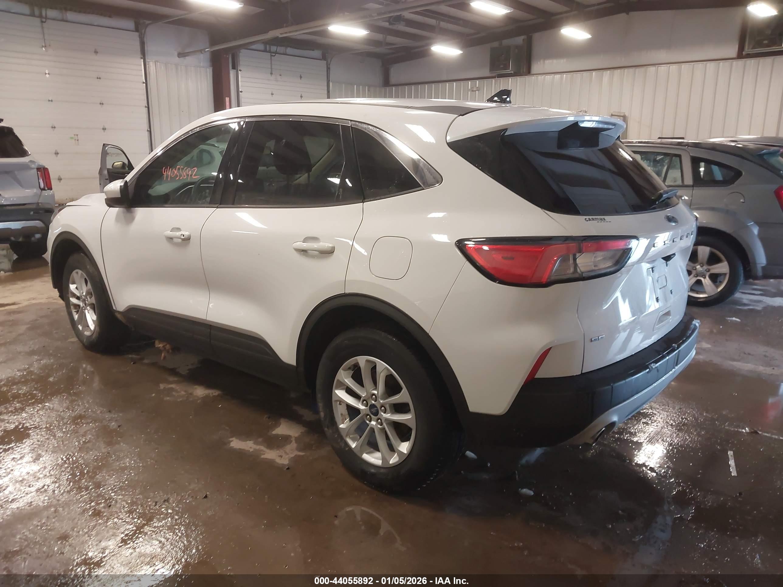 FORD ESCAPE image 3