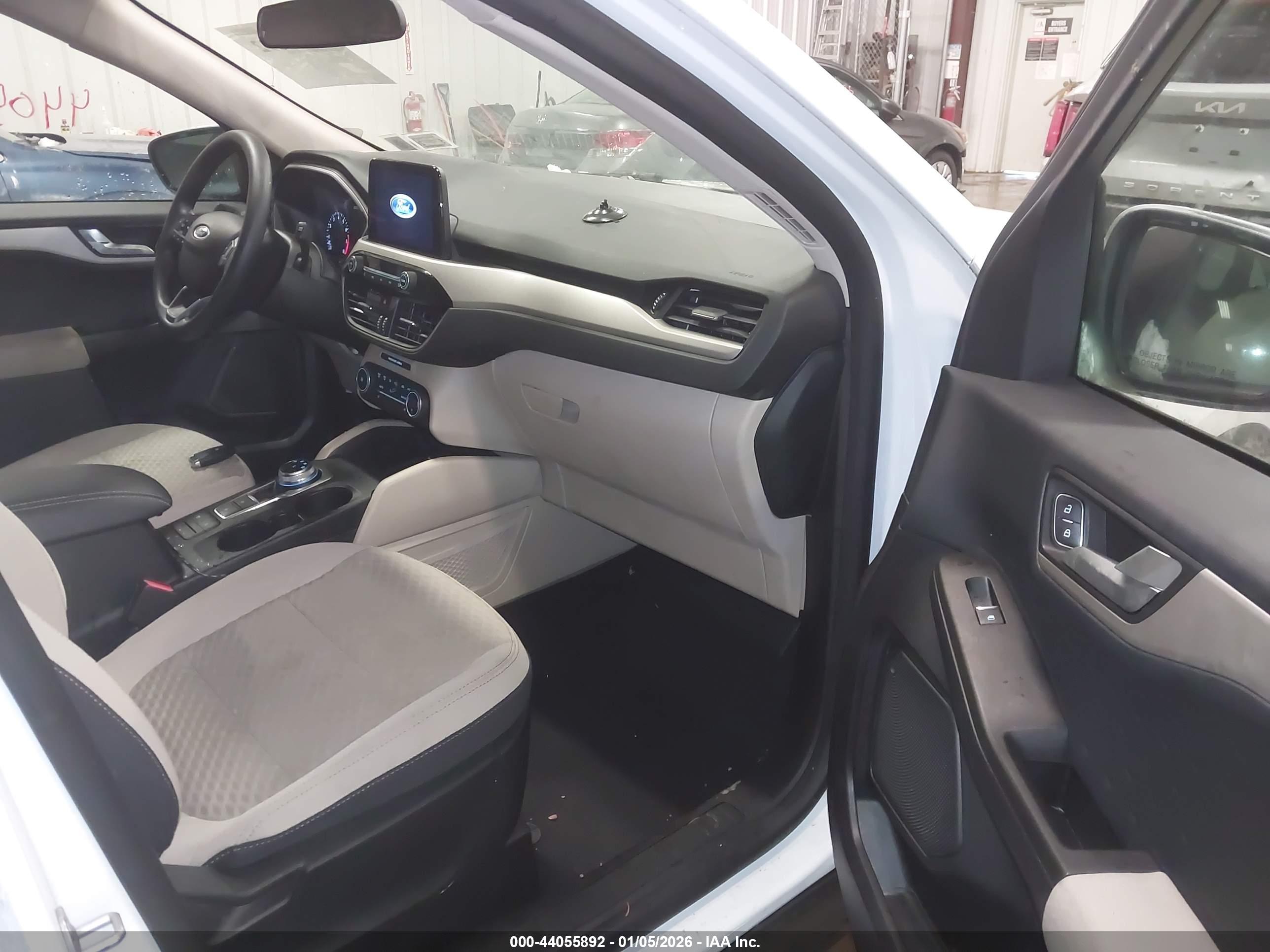 FORD ESCAPE image 5