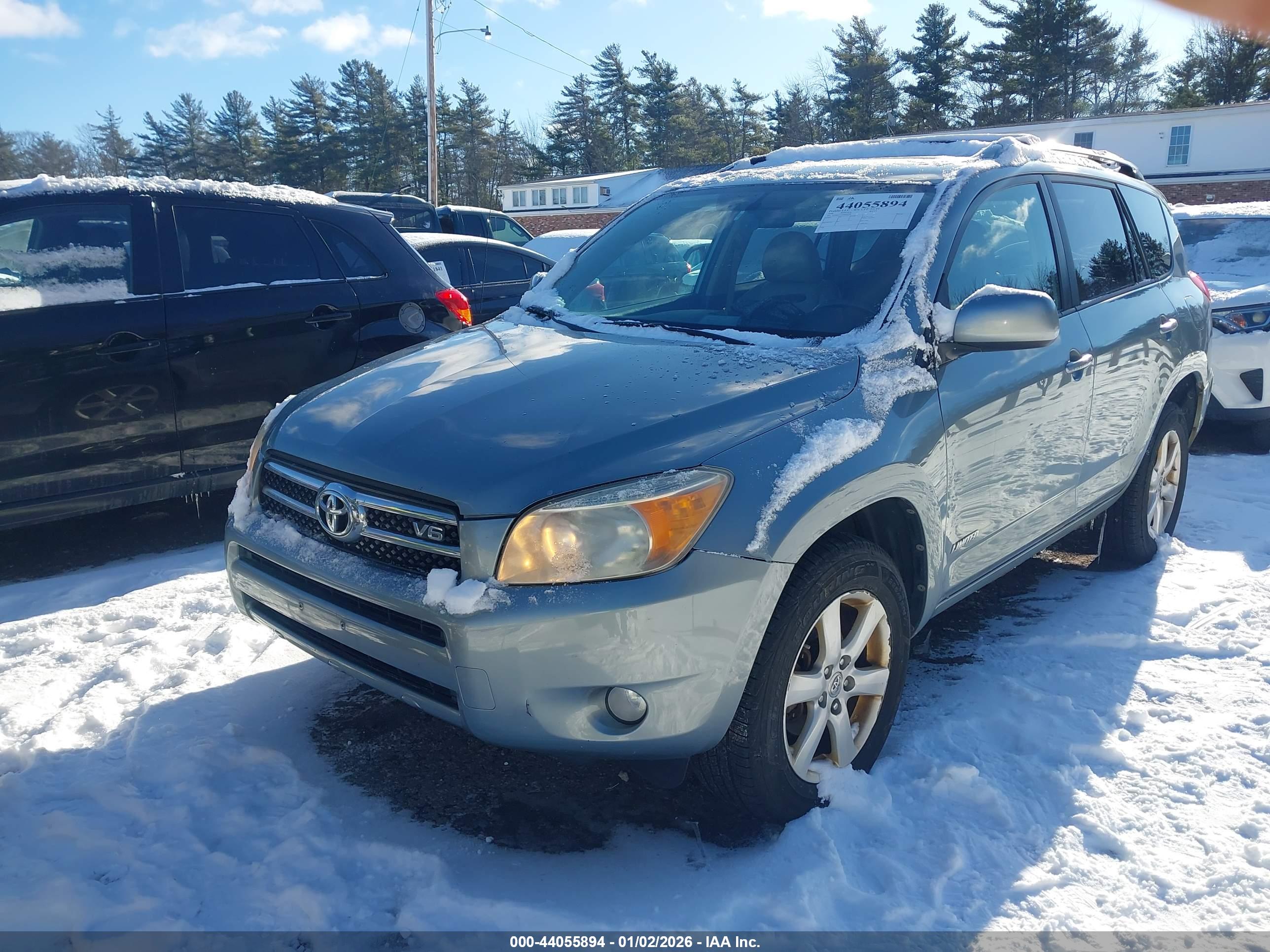 TOYOTA RAV4 image 2