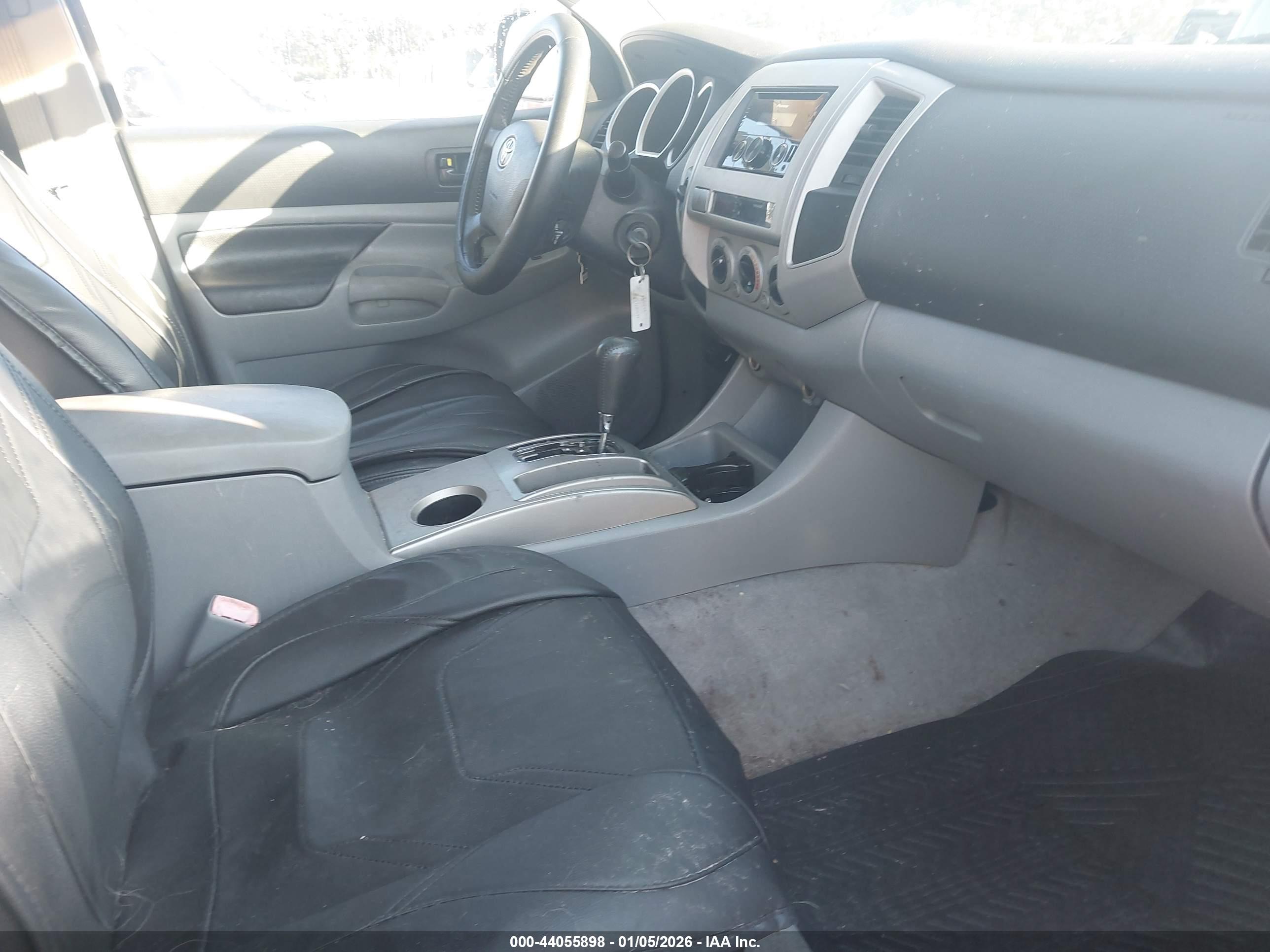 TOYOTA TACOMA image 5