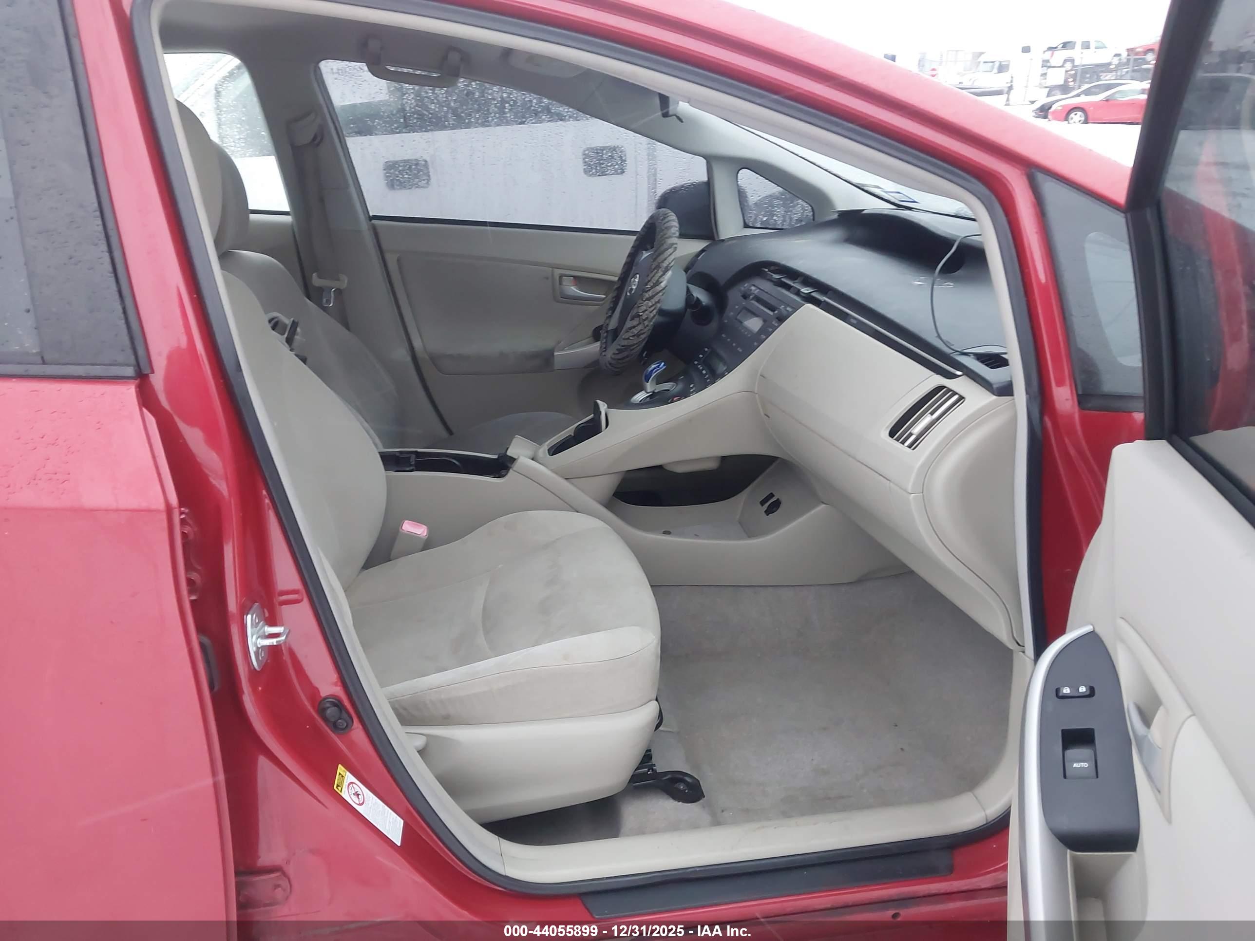 TOYOTA PRIUS image 5