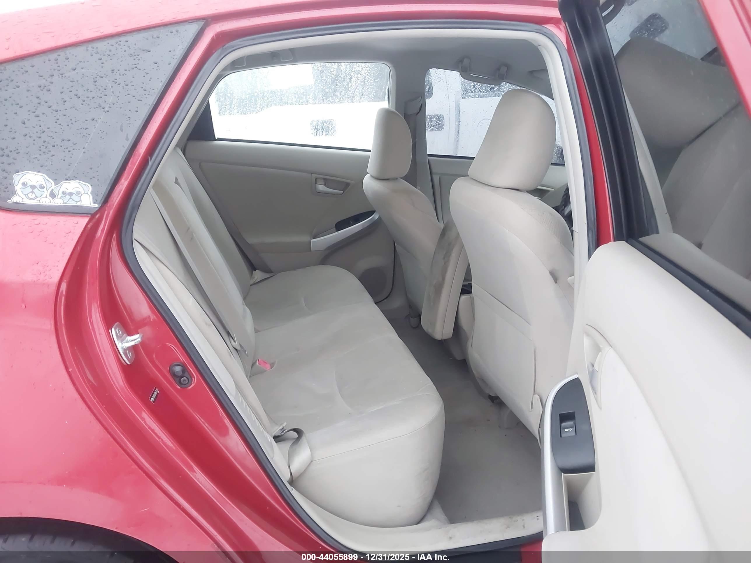 TOYOTA PRIUS image 8