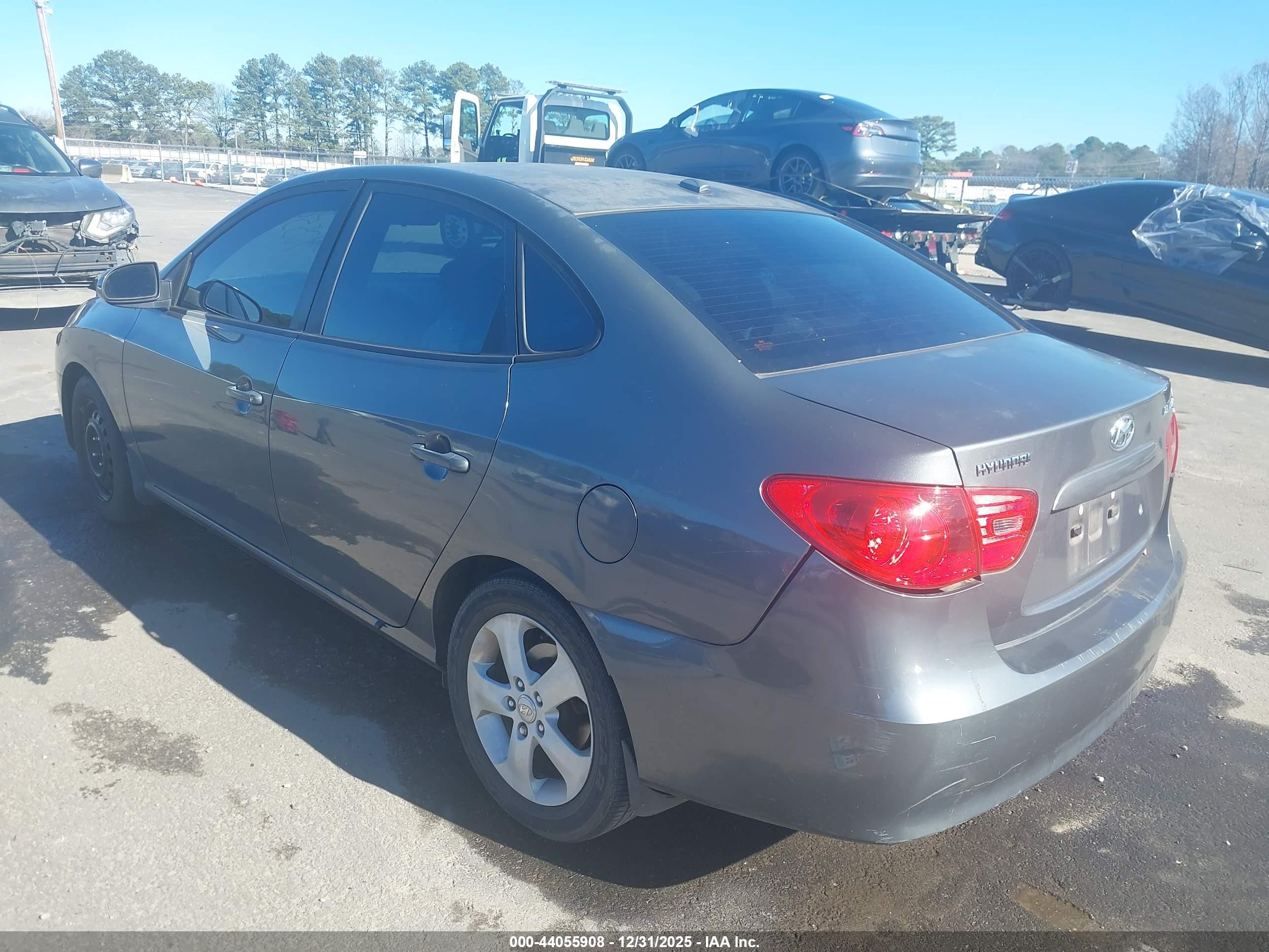 HYUNDAI ELANTRA image 3