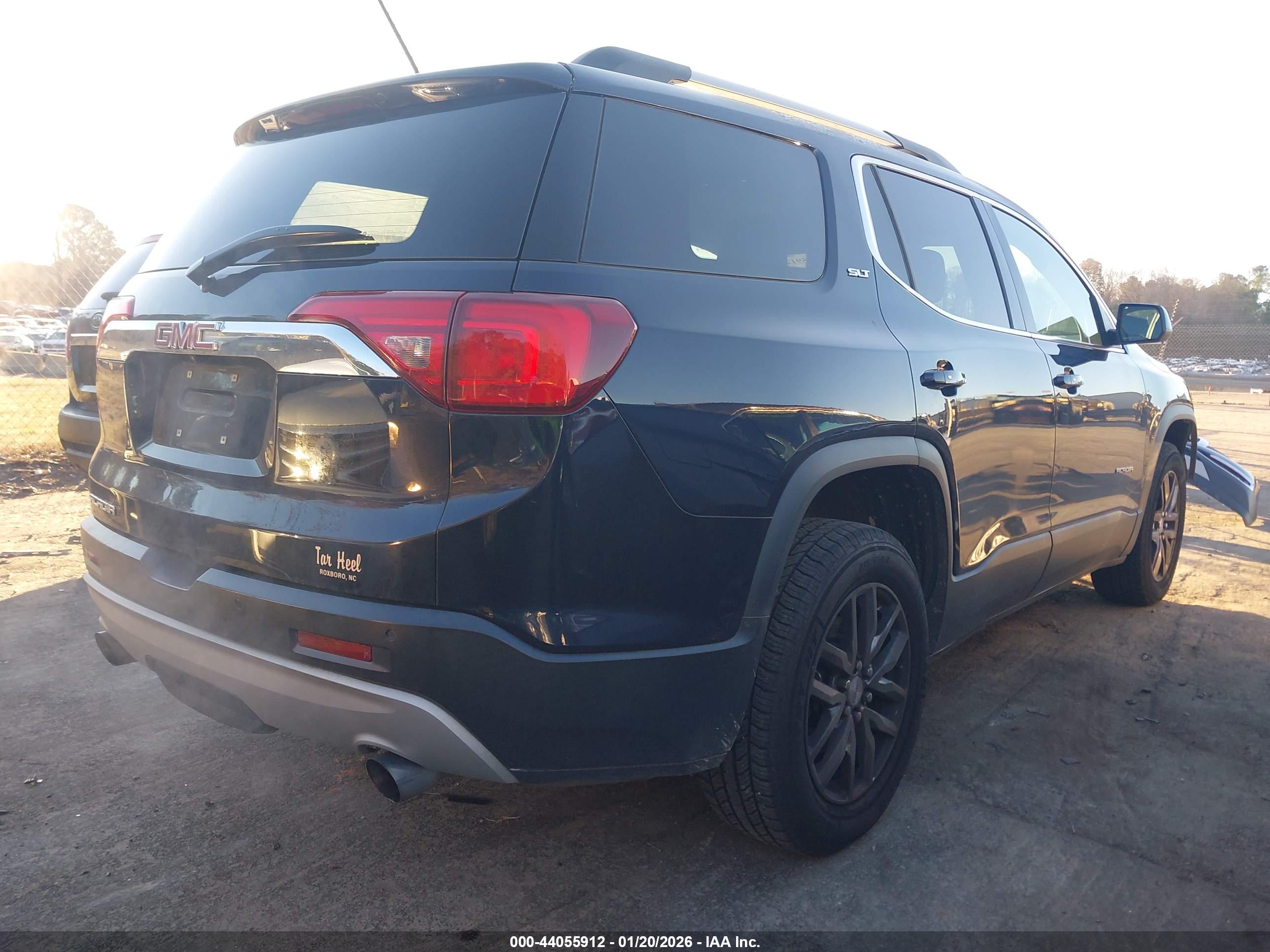GMC ACADIA image 4