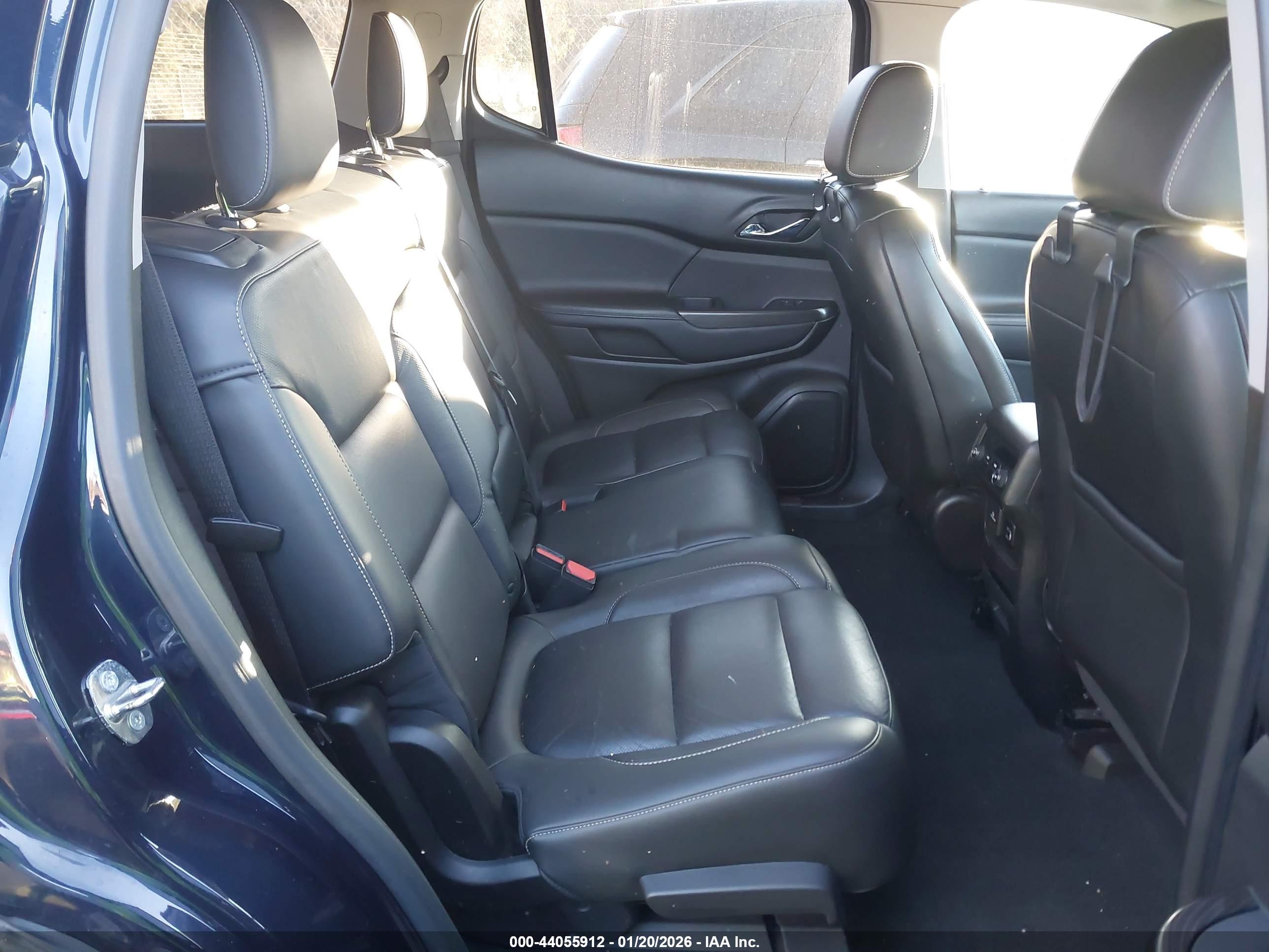GMC ACADIA image 8