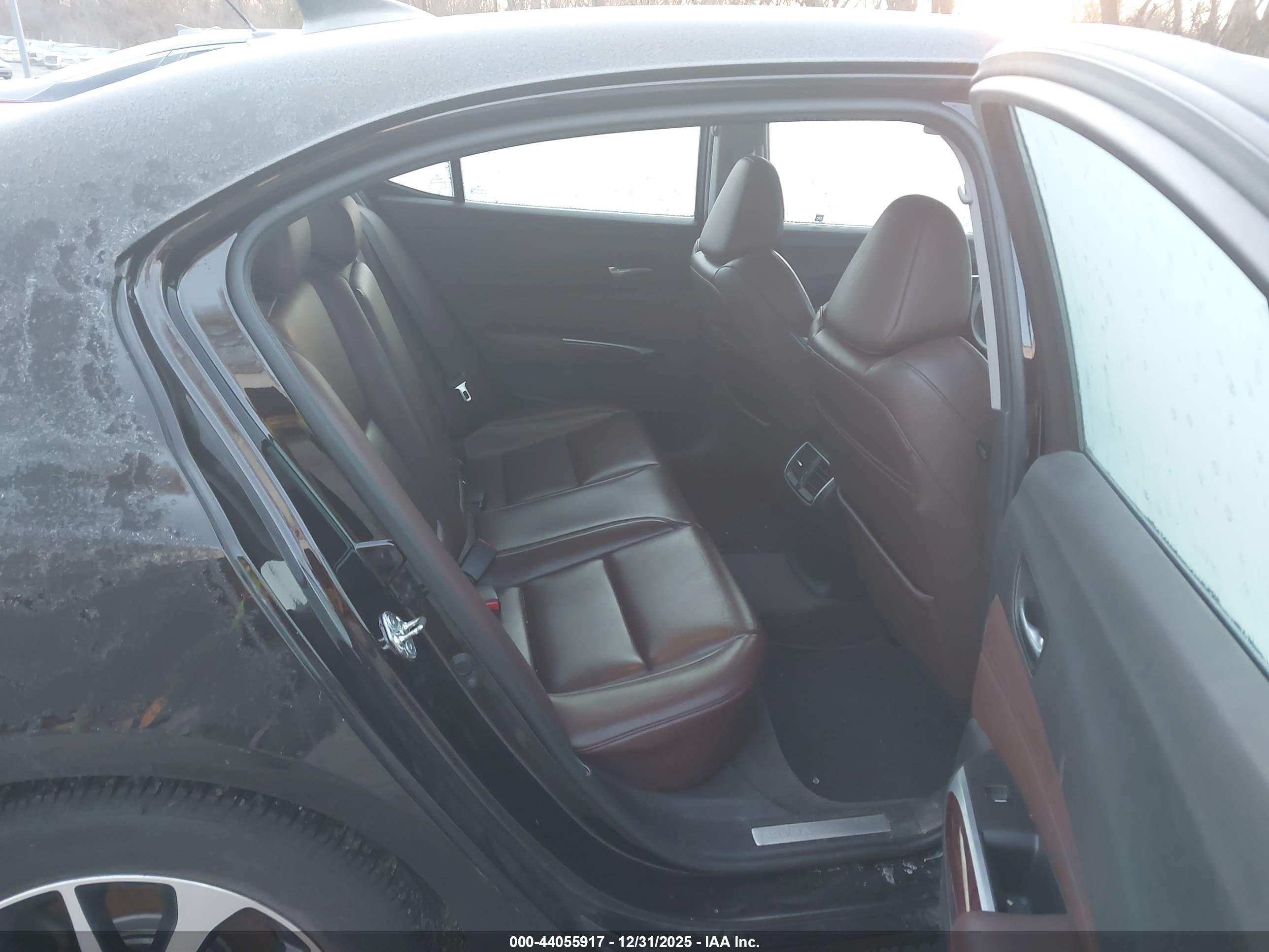 ACURA TLX image 8