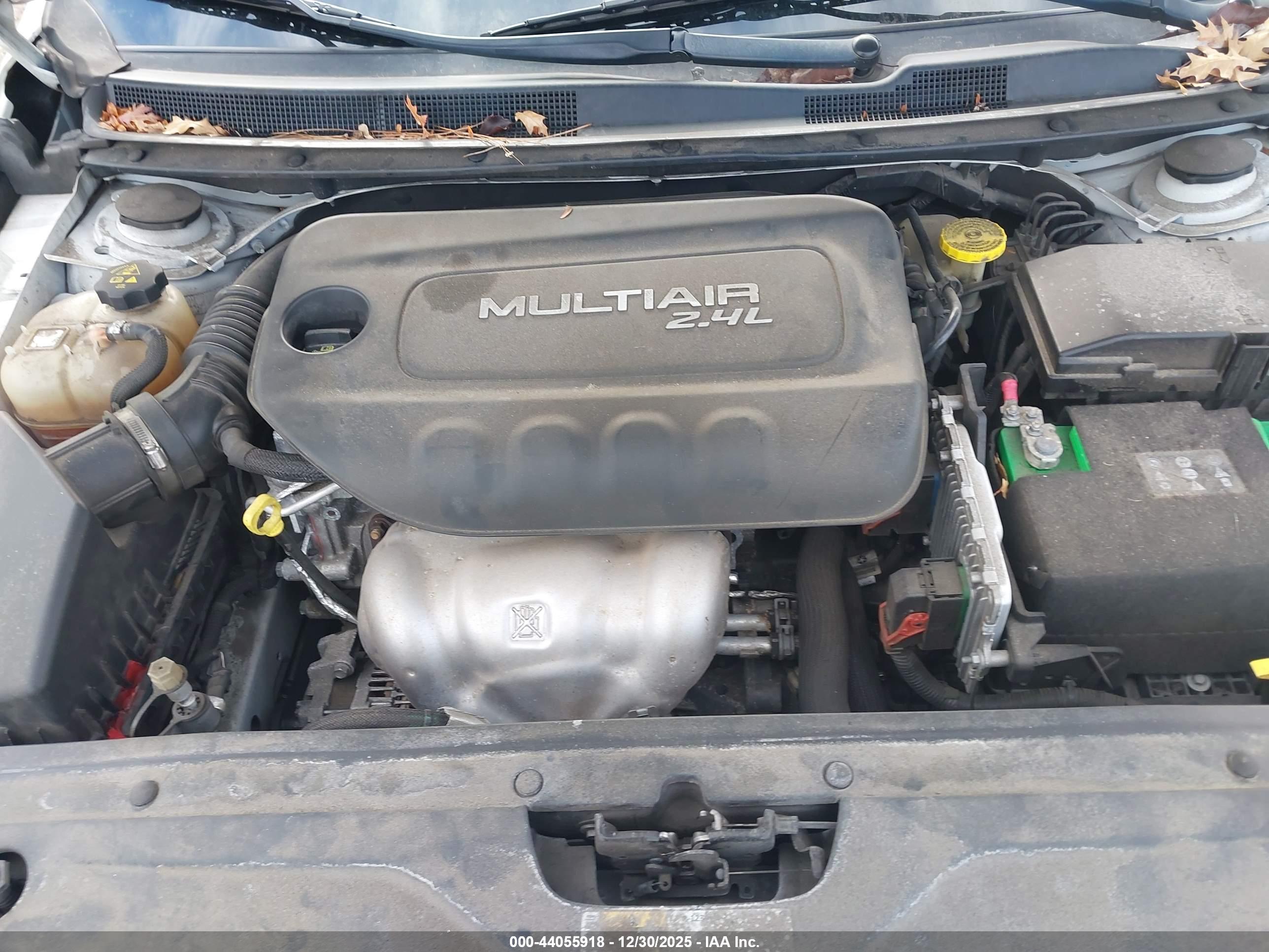 CHRYSLER 200 image 10