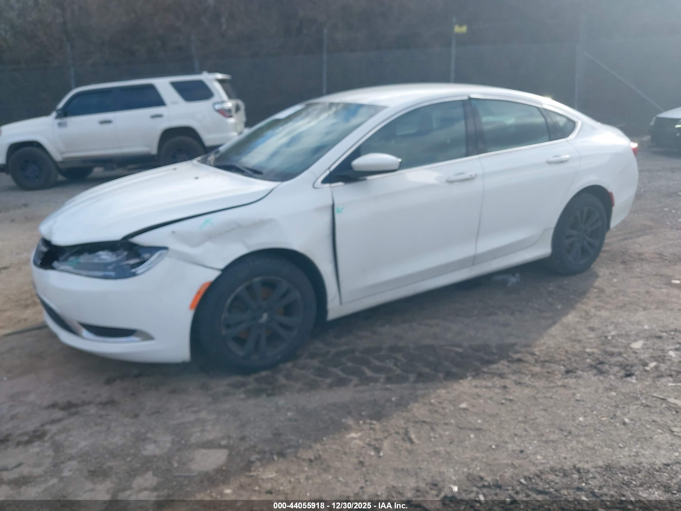 CHRYSLER 200 image 2