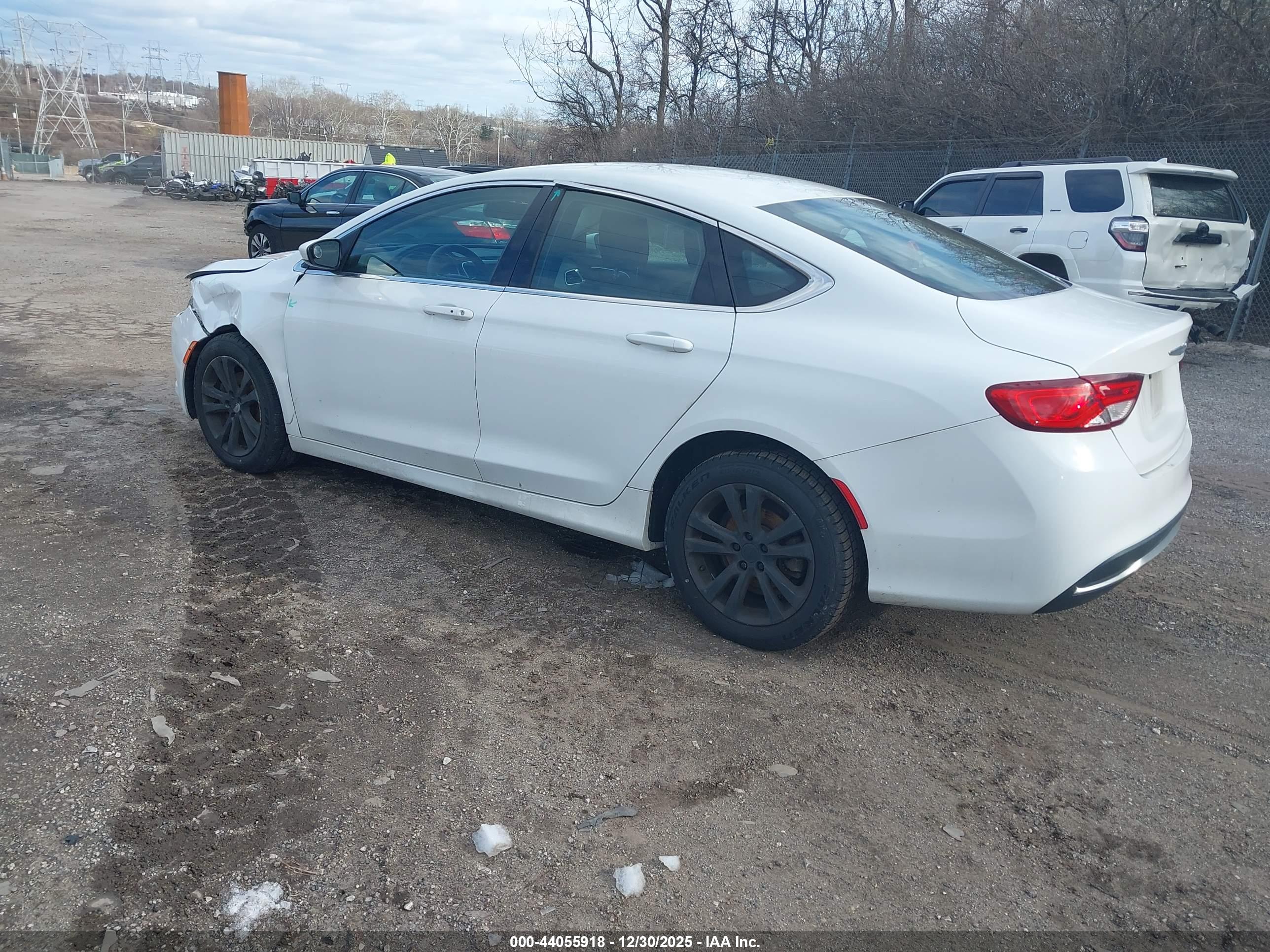 CHRYSLER 200 image 3
