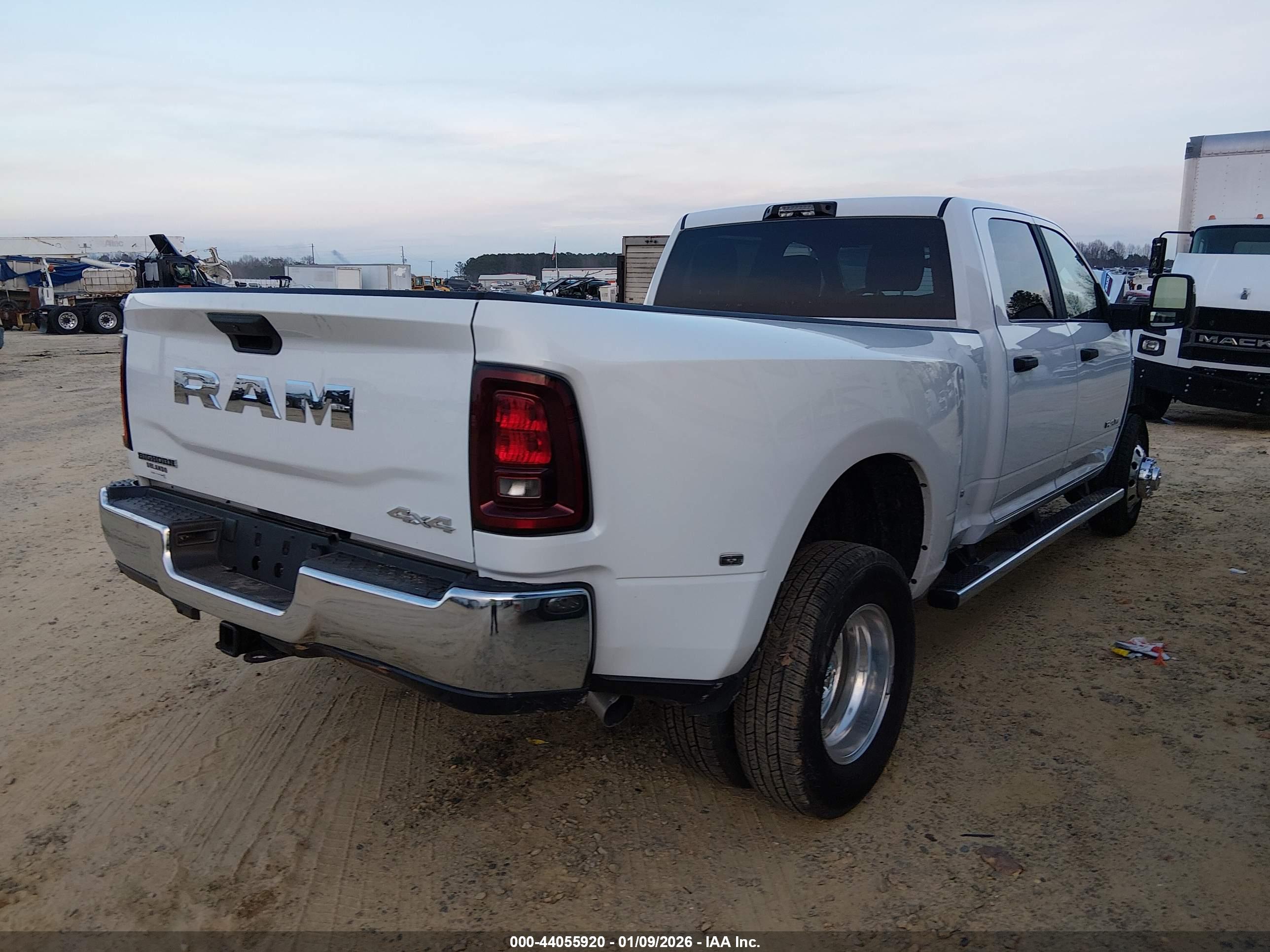RAM 3500 image 4