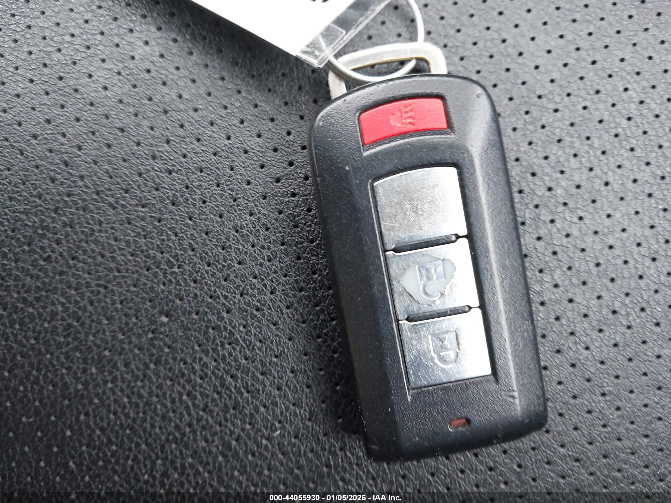 MITSUBISHI OUTLANDER image 11