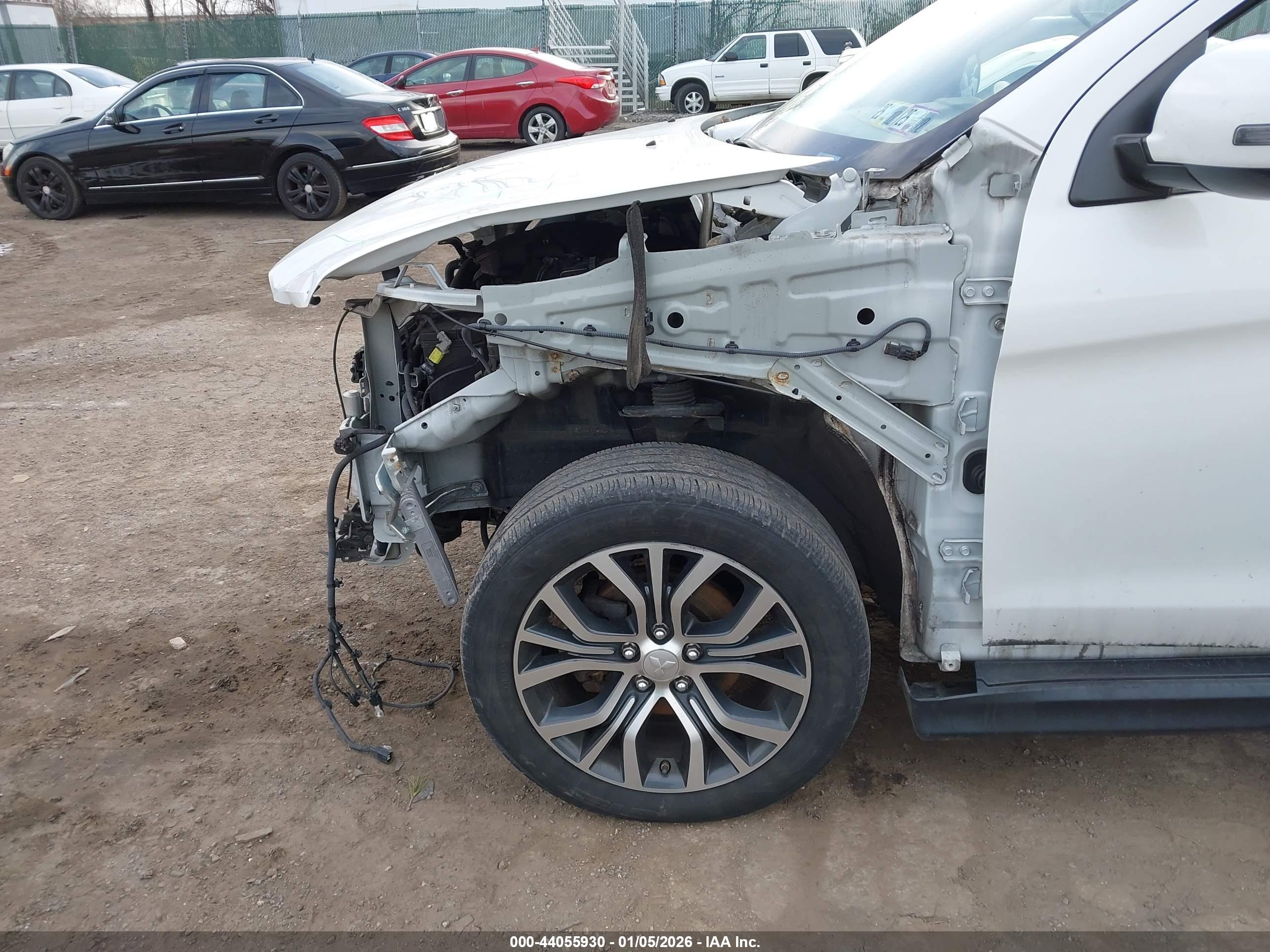 MITSUBISHI OUTLANDER image 6