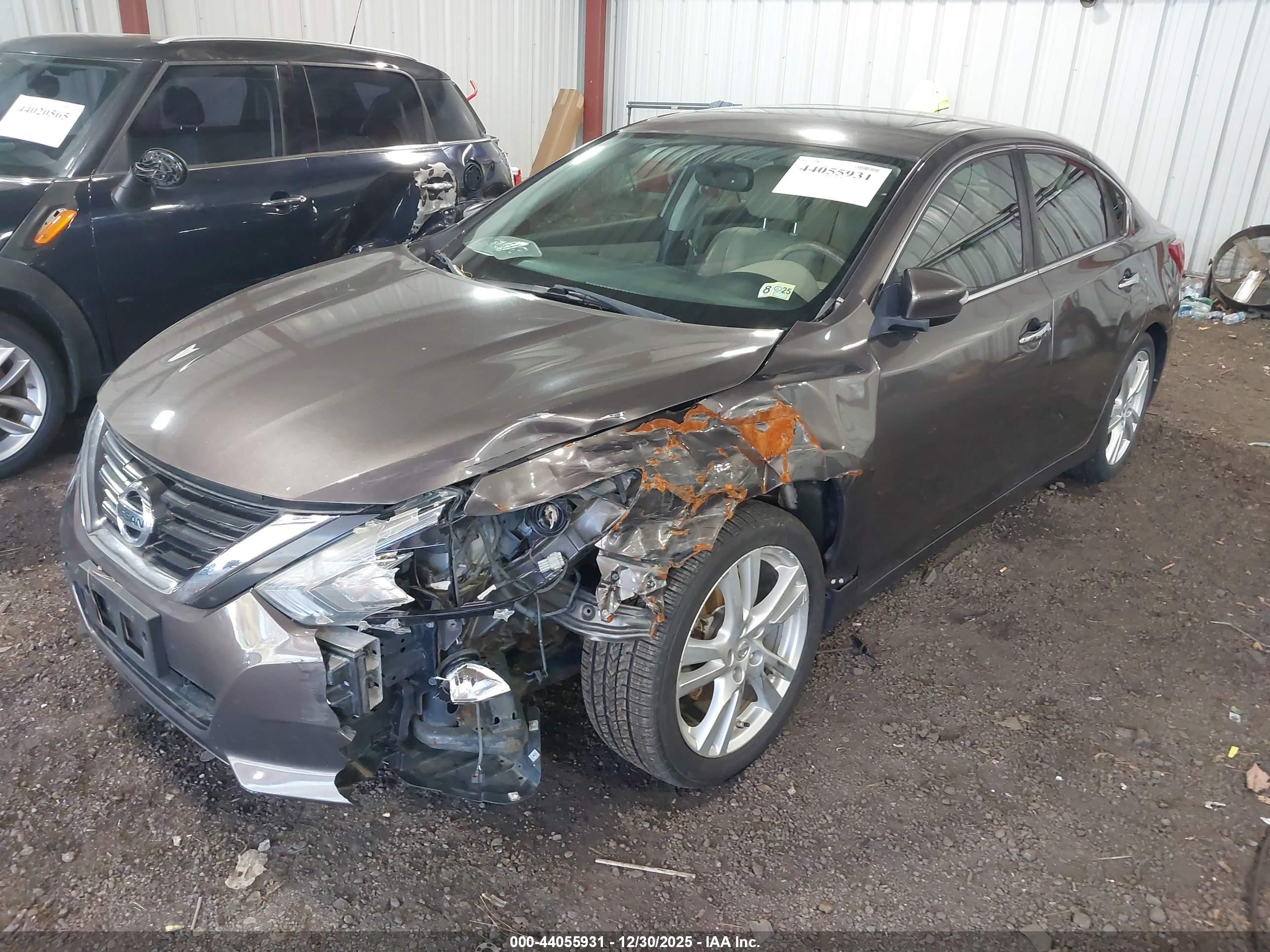 NISSAN ALTIMA image 2