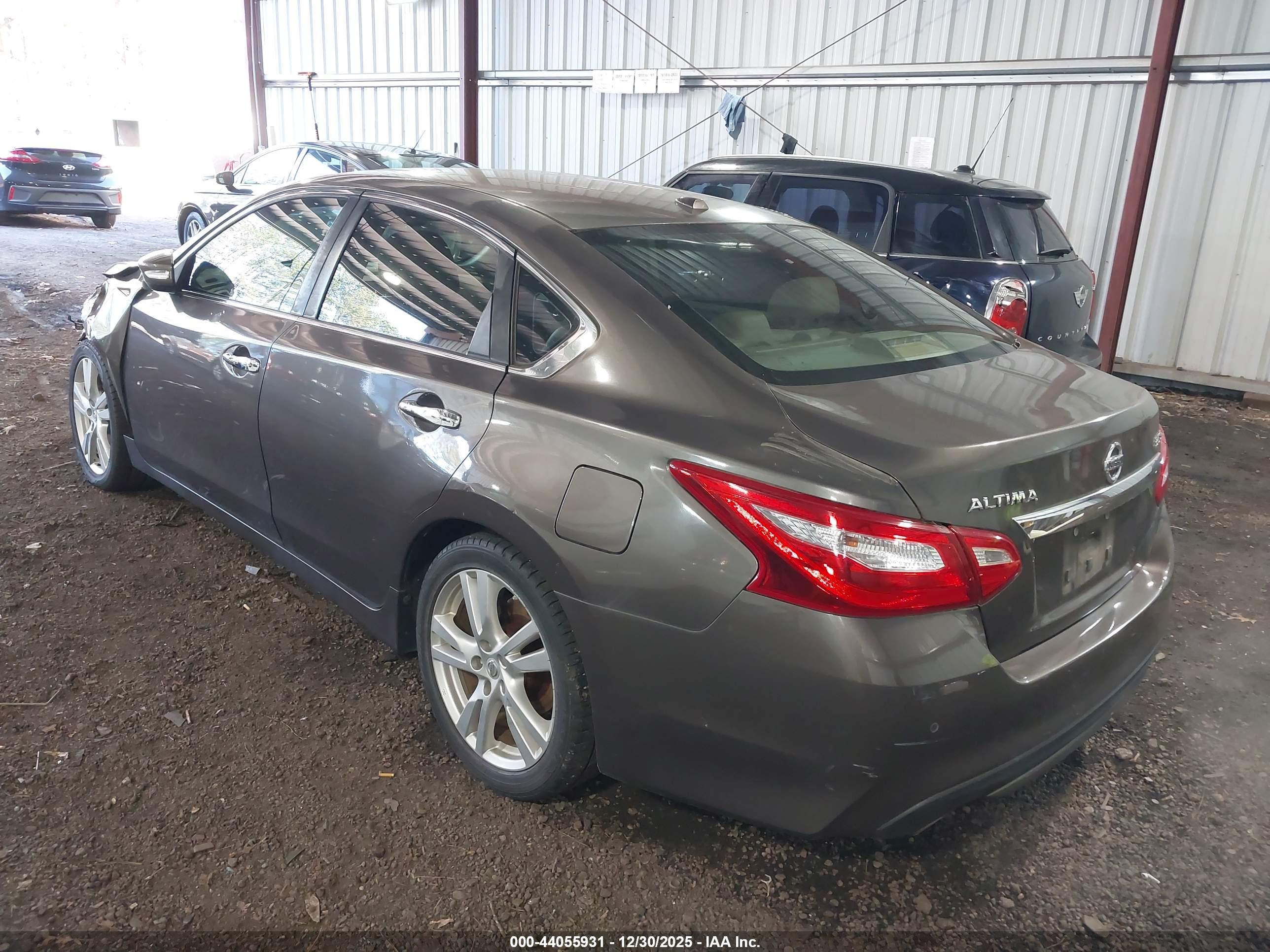 NISSAN ALTIMA image 3