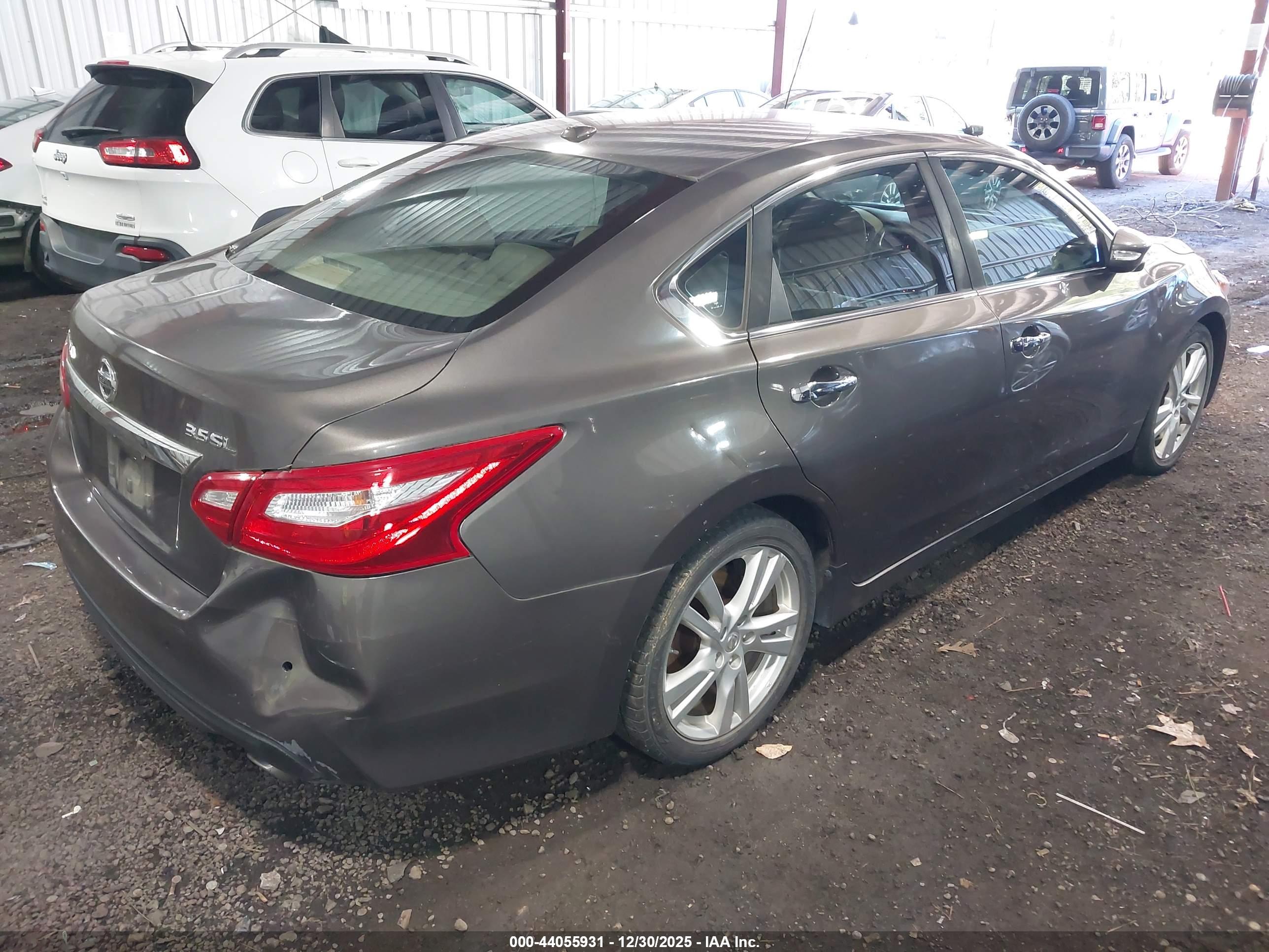 NISSAN ALTIMA image 4
