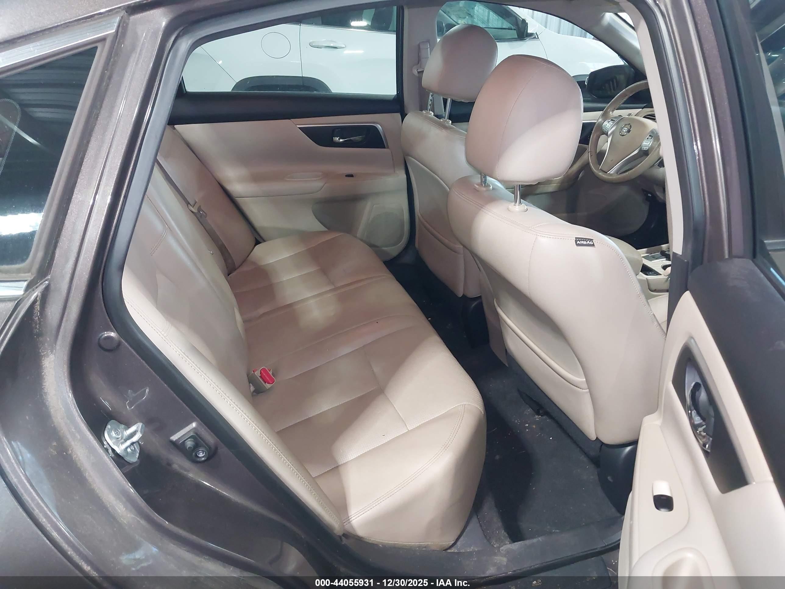 NISSAN ALTIMA image 8