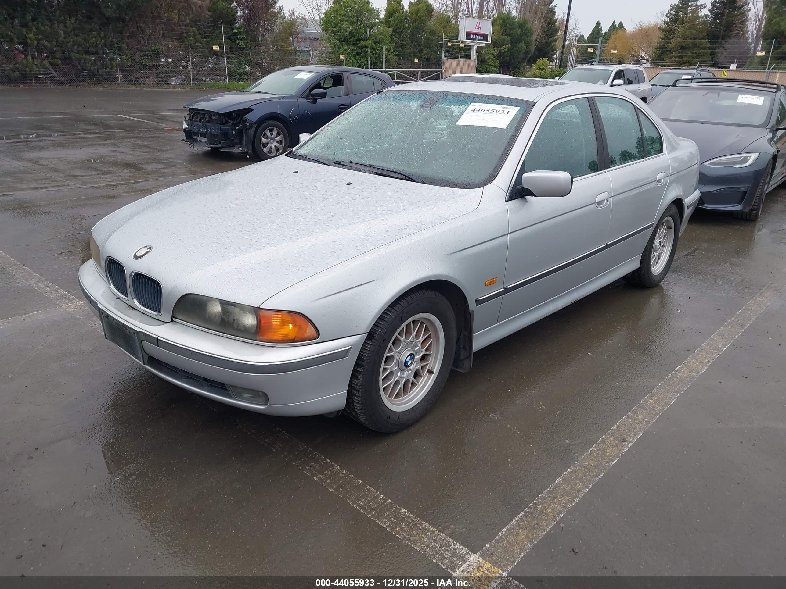BMW 528IA image 2