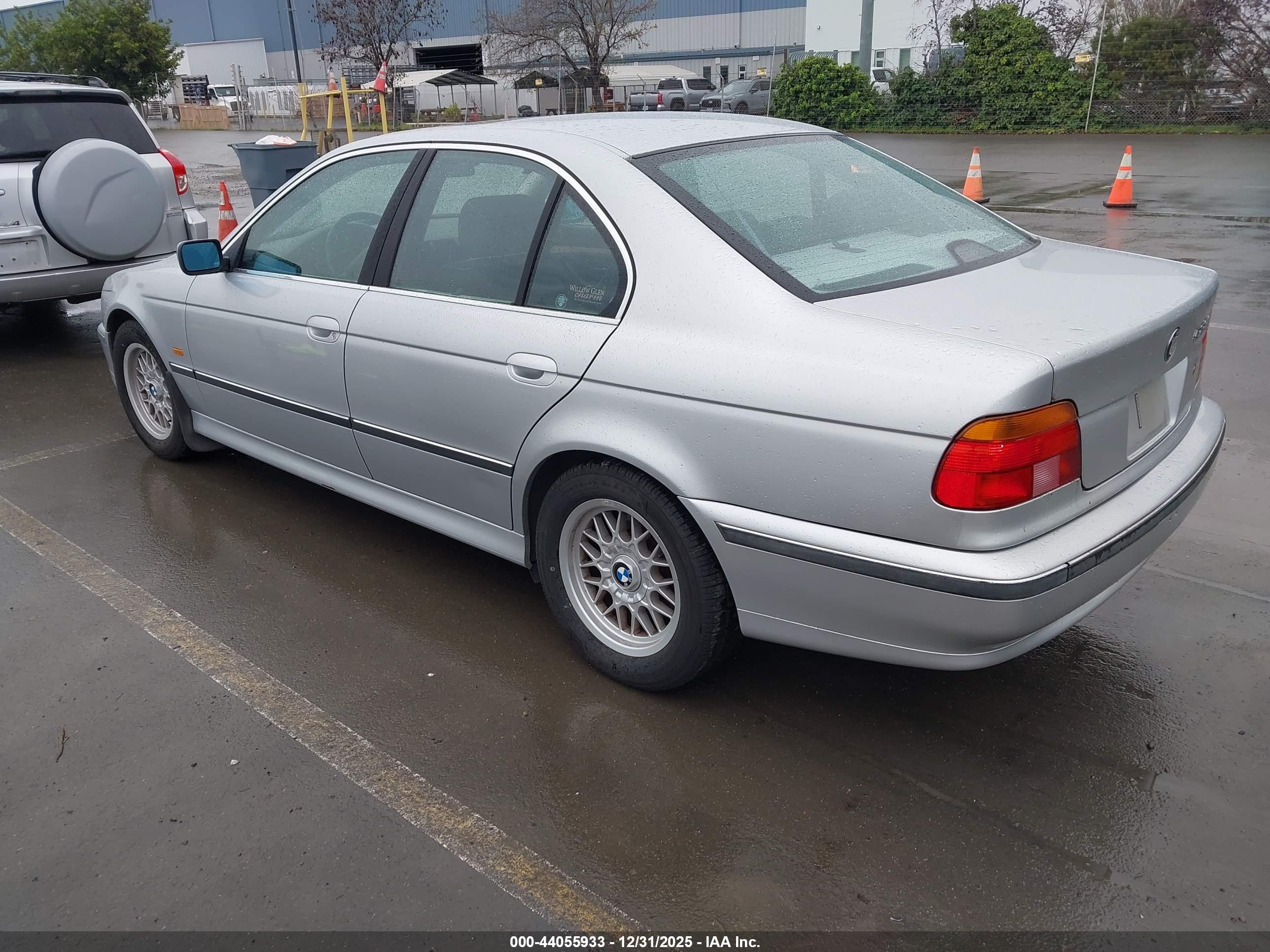 BMW 528IA image 3
