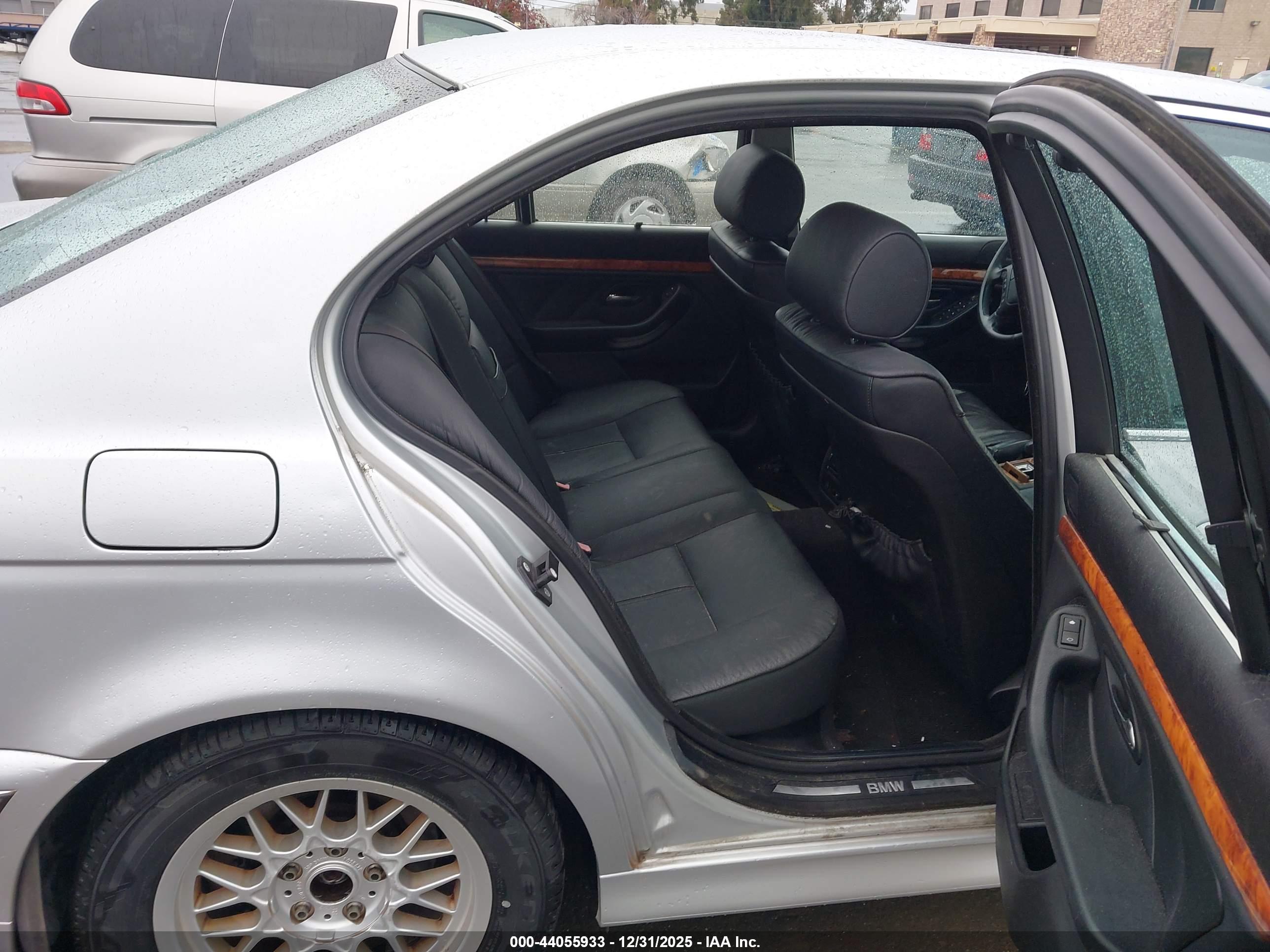 BMW 528IA image 8