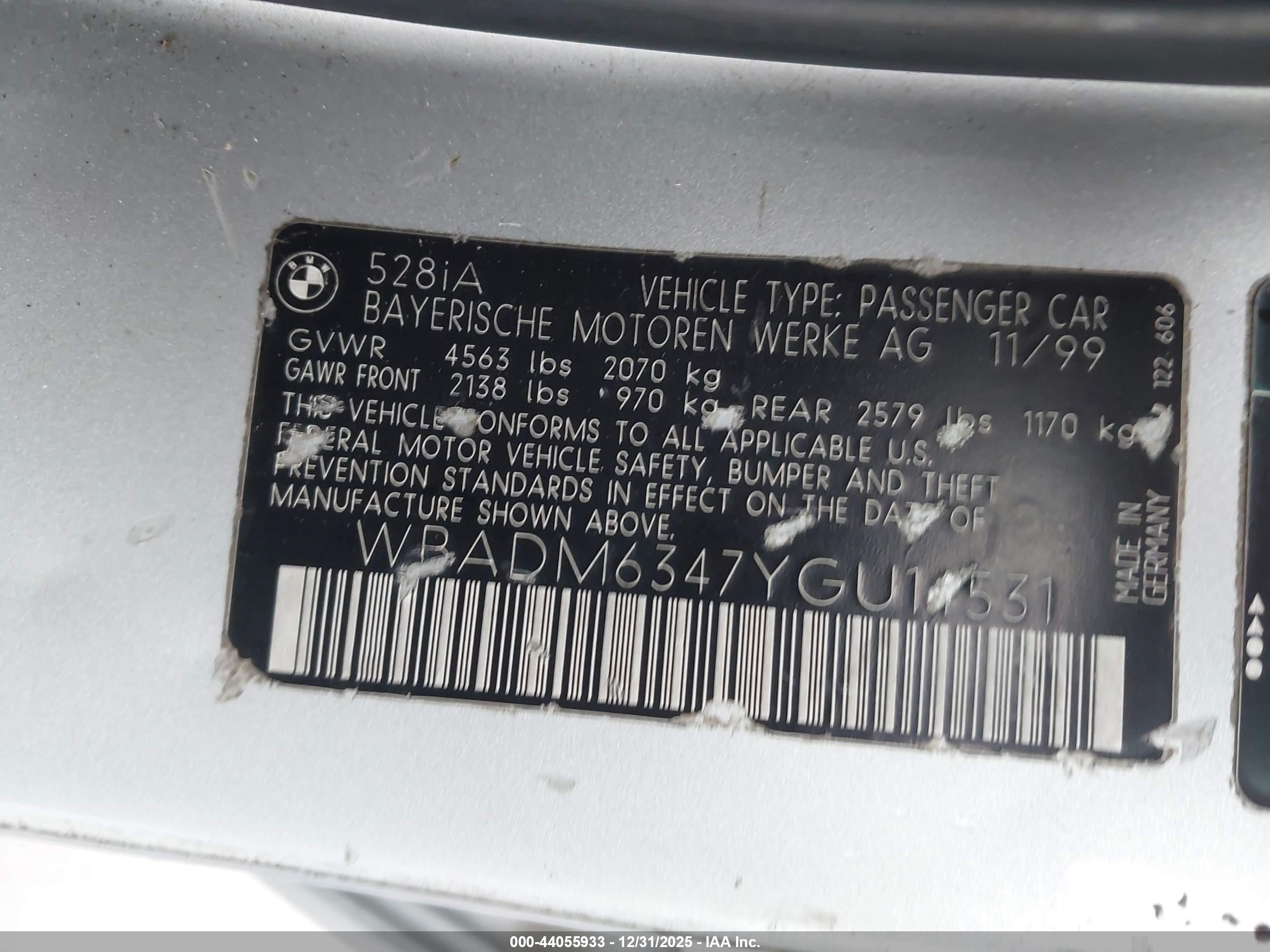 BMW 528IA image 9