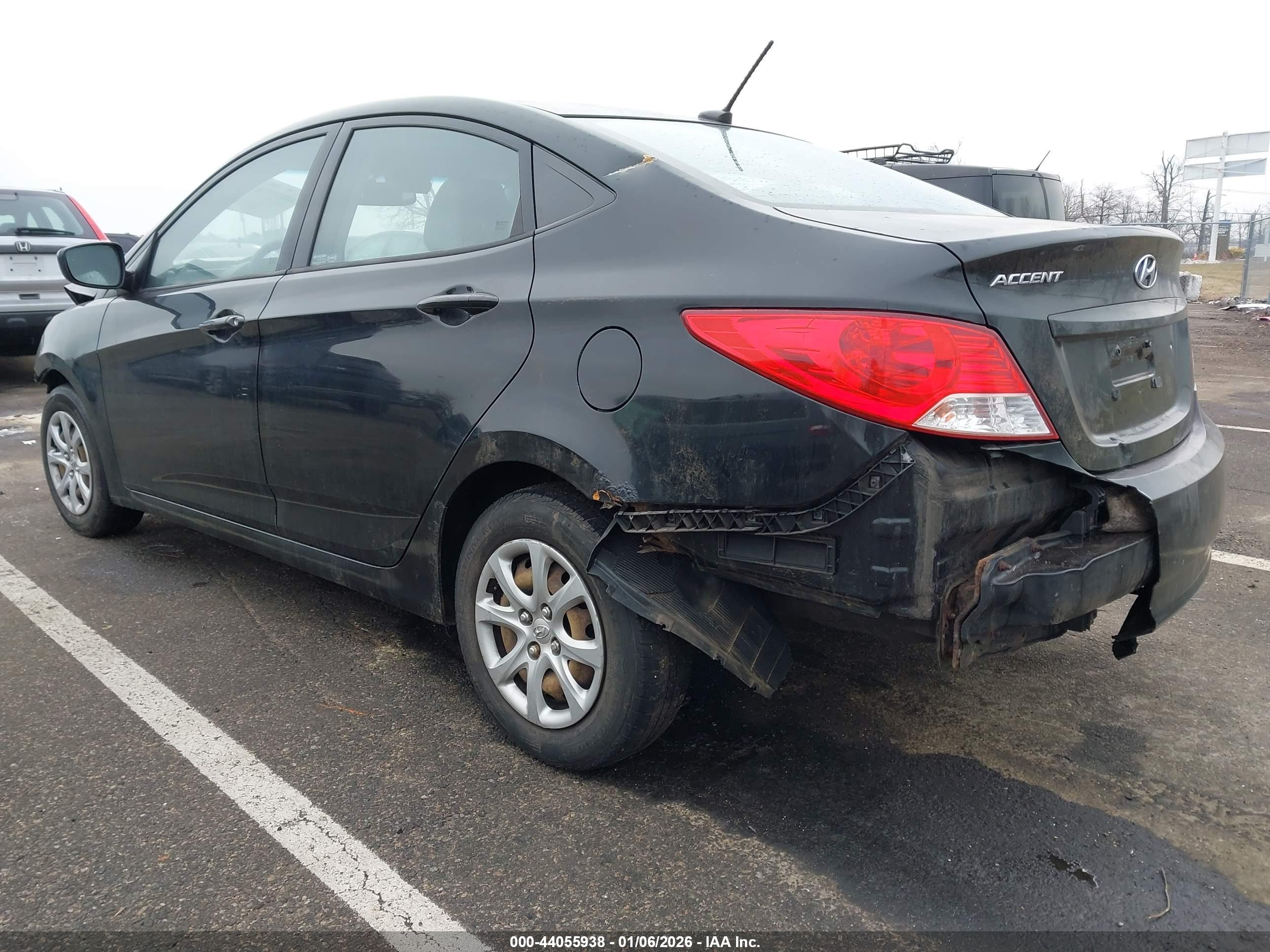 HYUNDAI ACCENT image 3