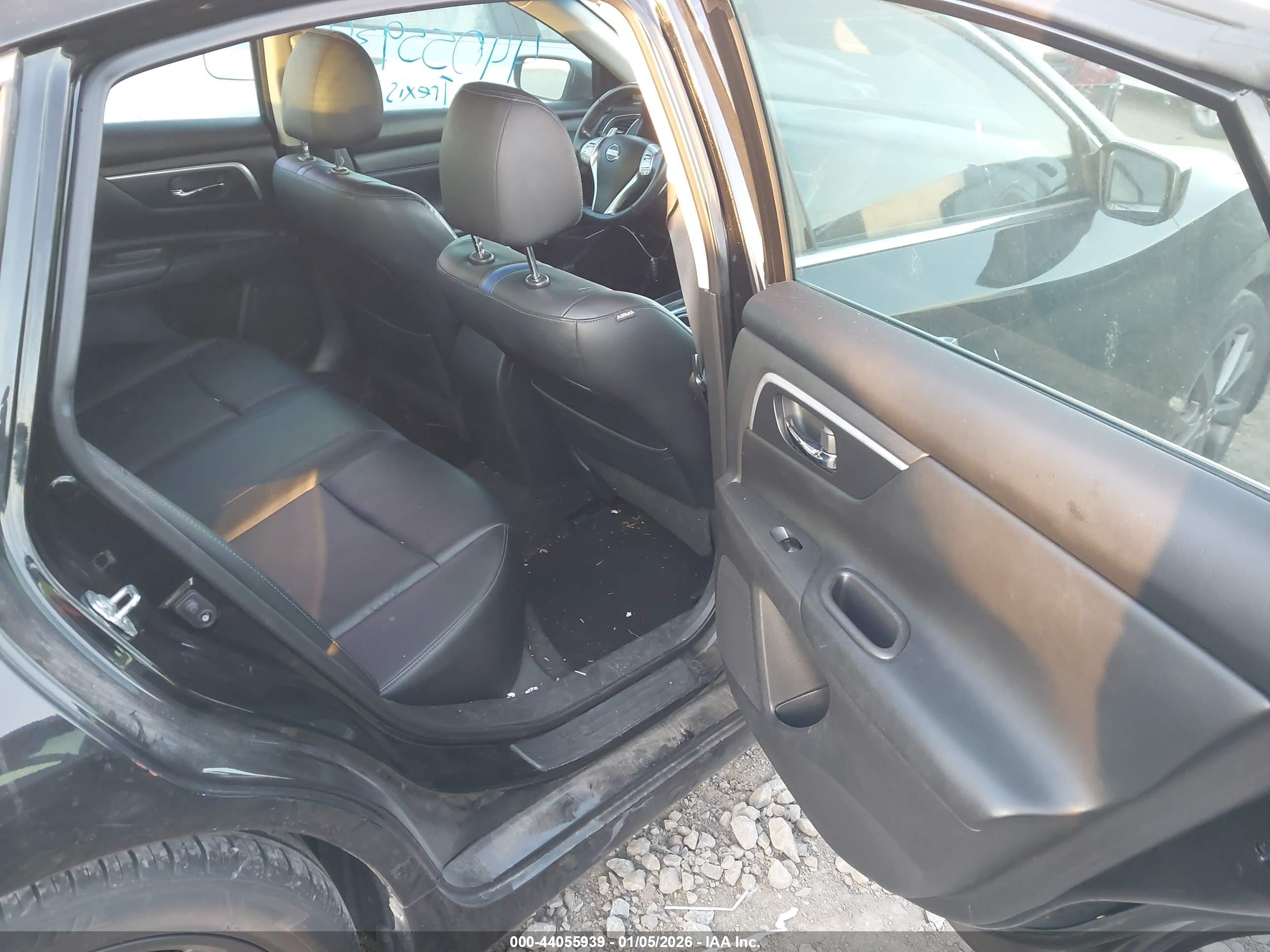 NISSAN ALTIMA image 8