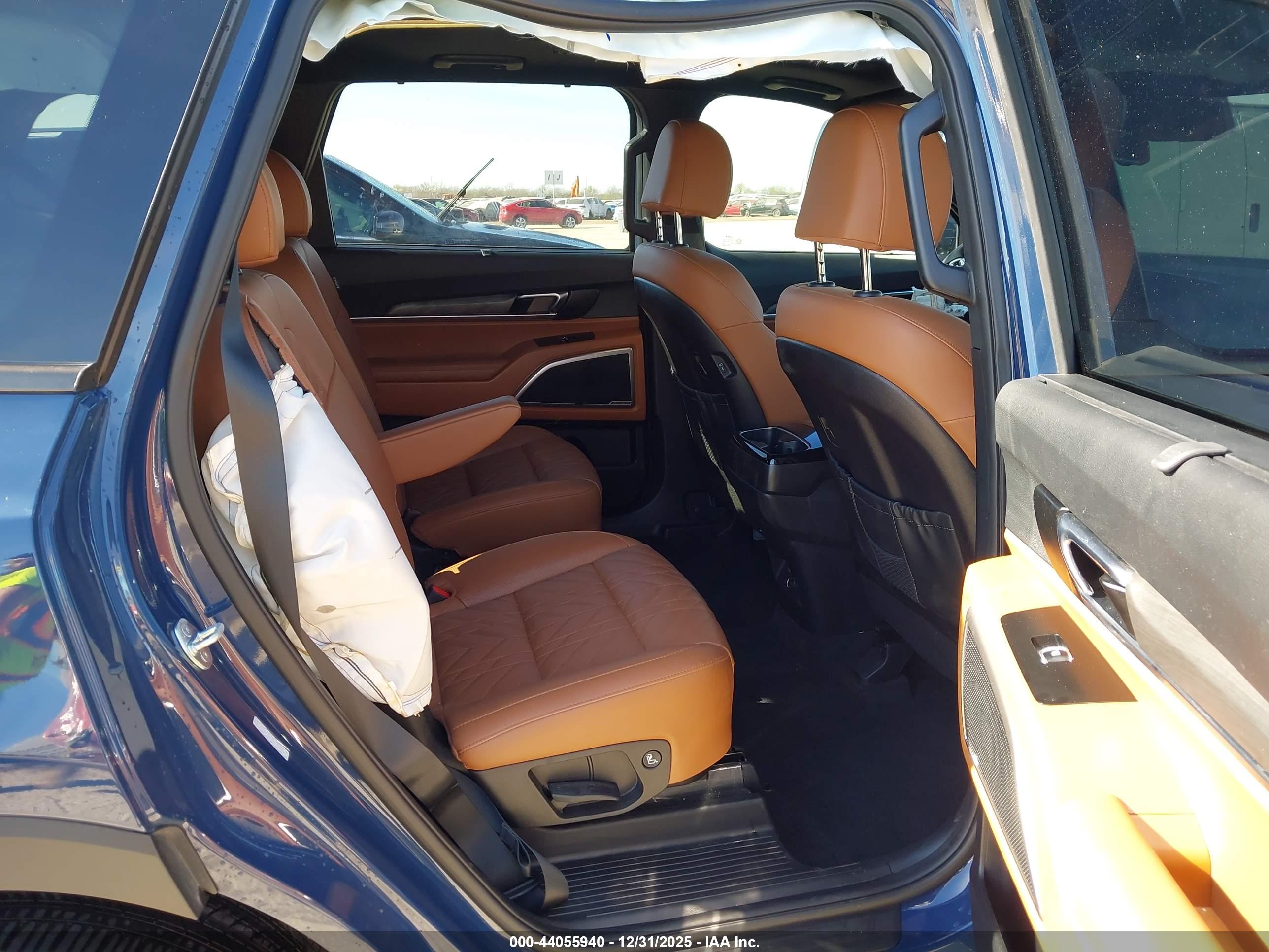 KIA TELLURIDE image 8
